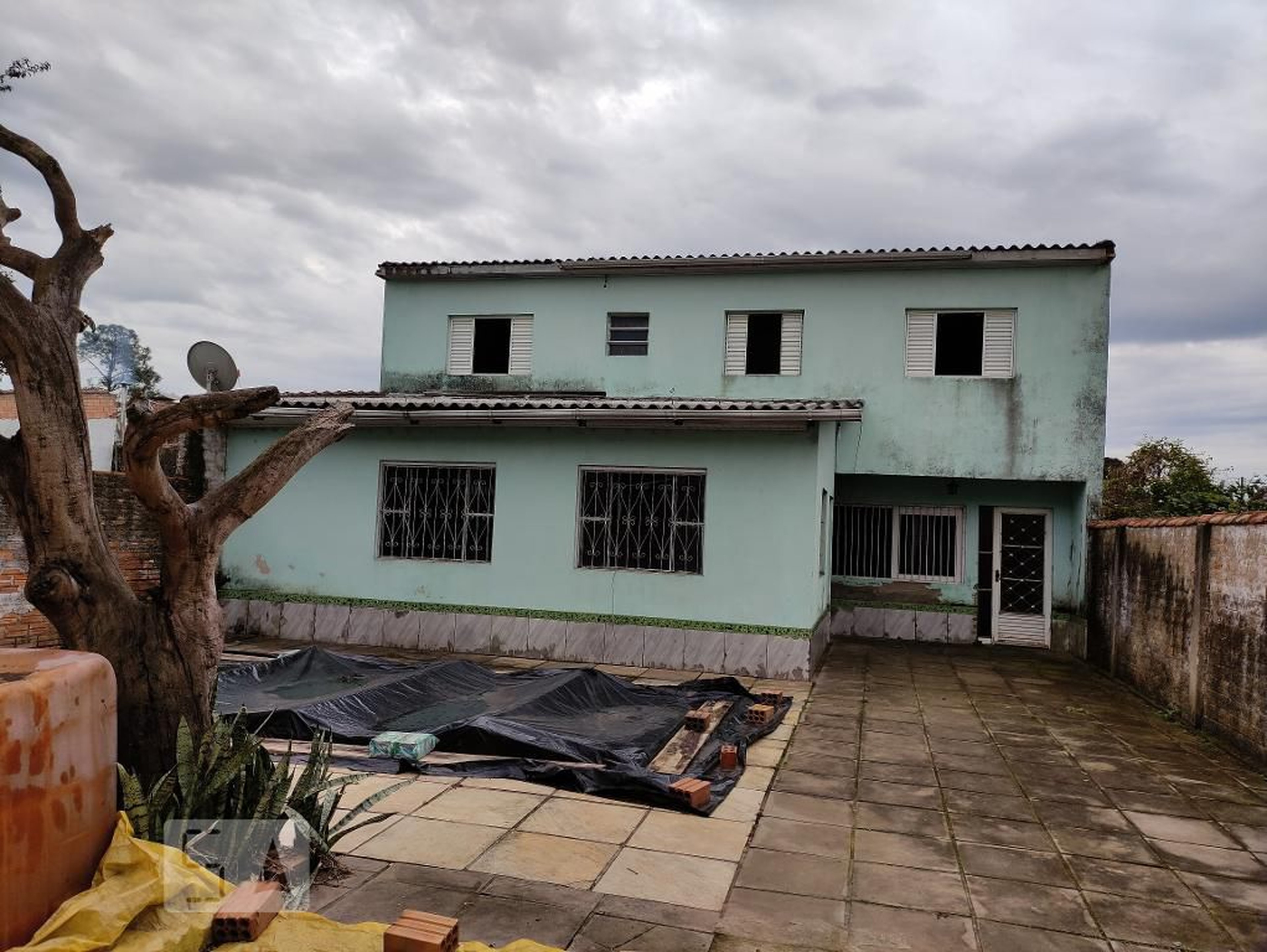 Fachada Condomínio em Rua Santa Cruz, 1092