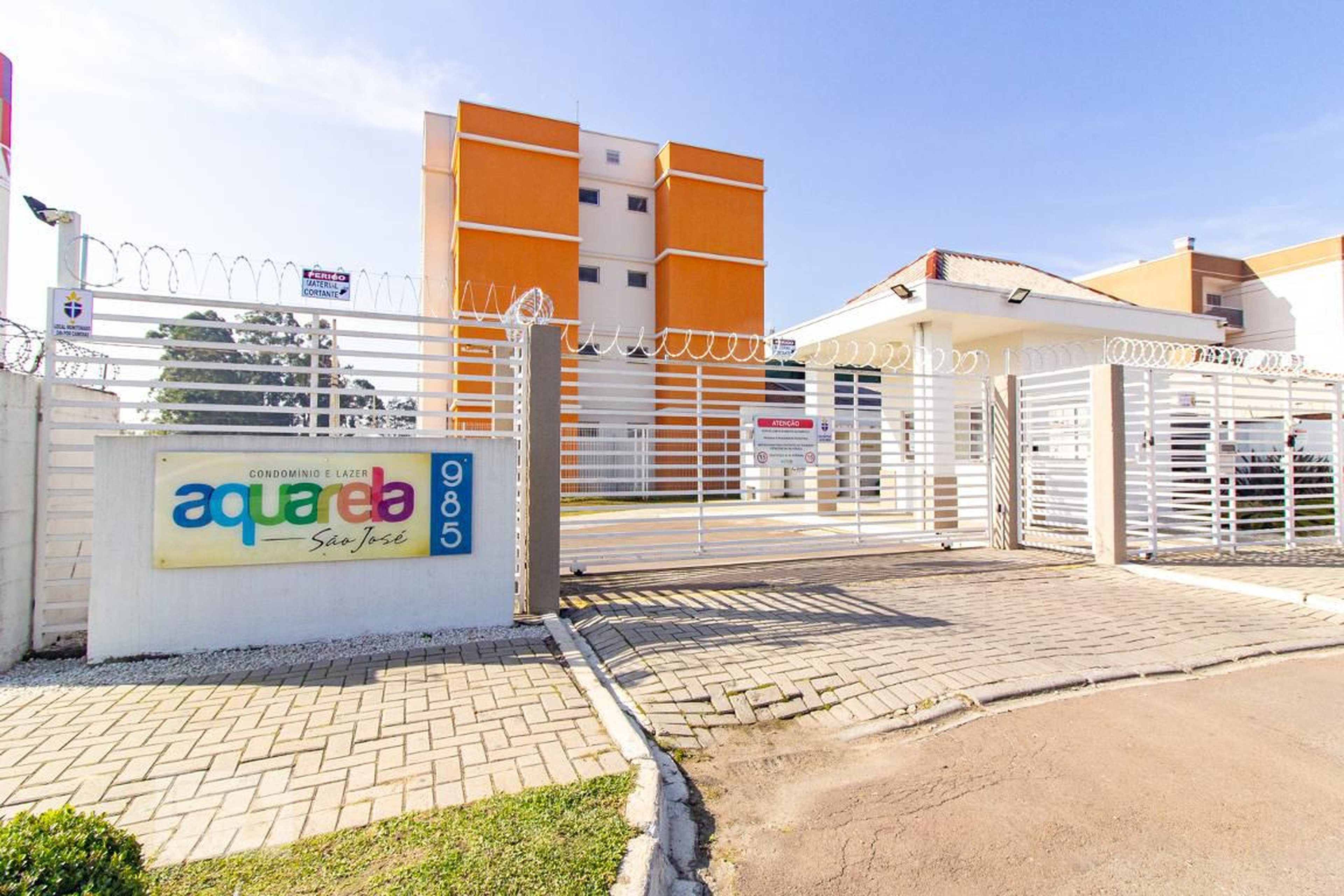 Fachada do Condomínio Condomínio Aquarela São José dos Pinhais