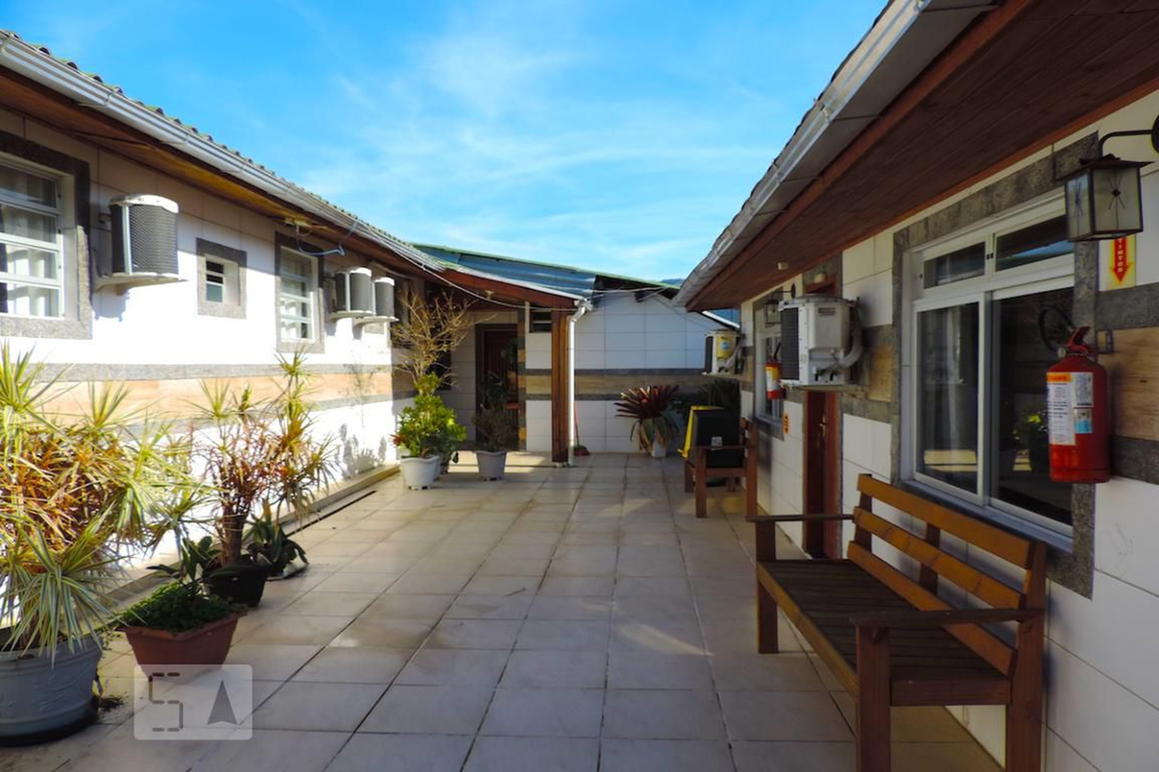 Fachada Condomínio em Avenida Afonso Delambert Neto, 315