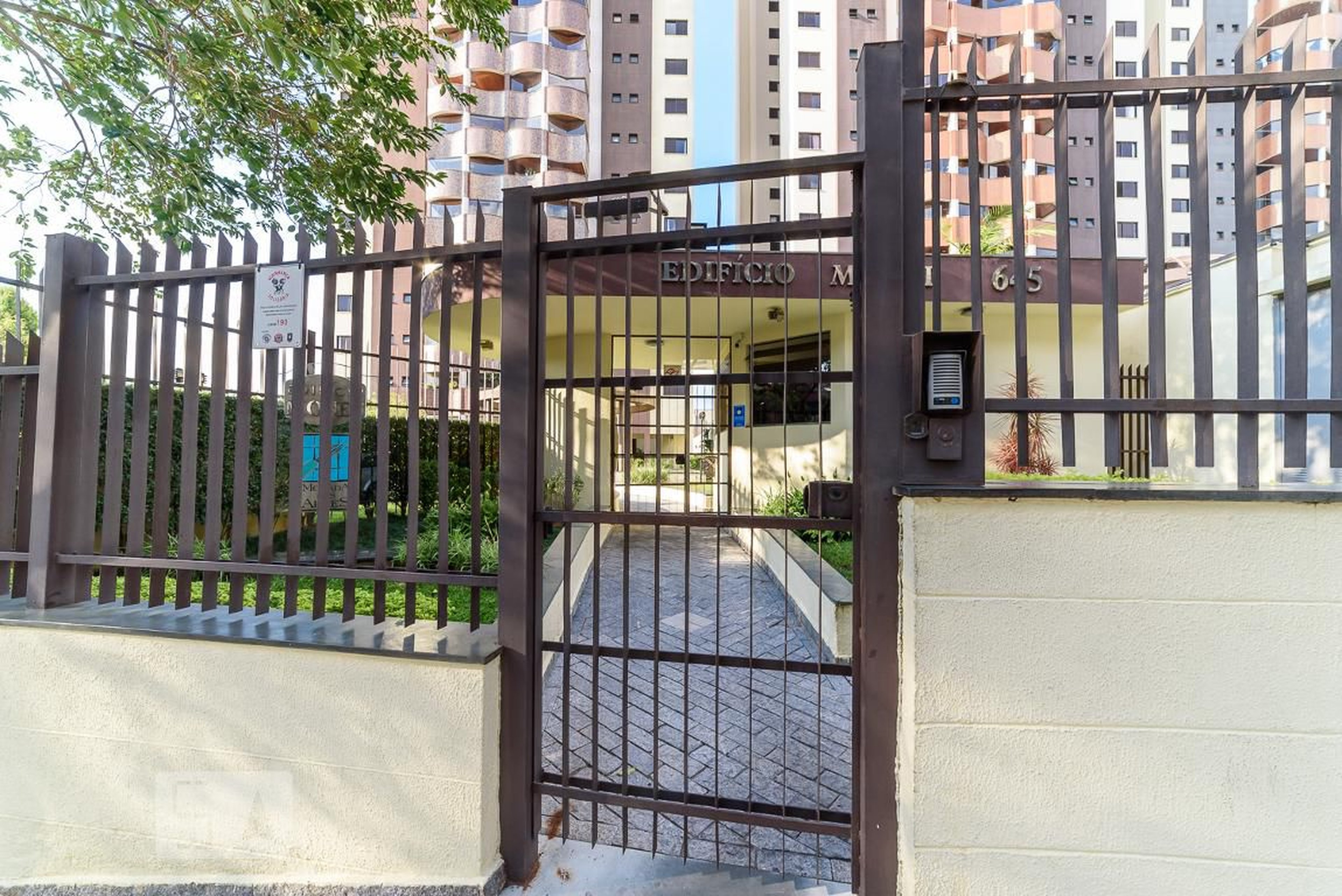 Fachada do Condomínio Condomínio Morada das Artes