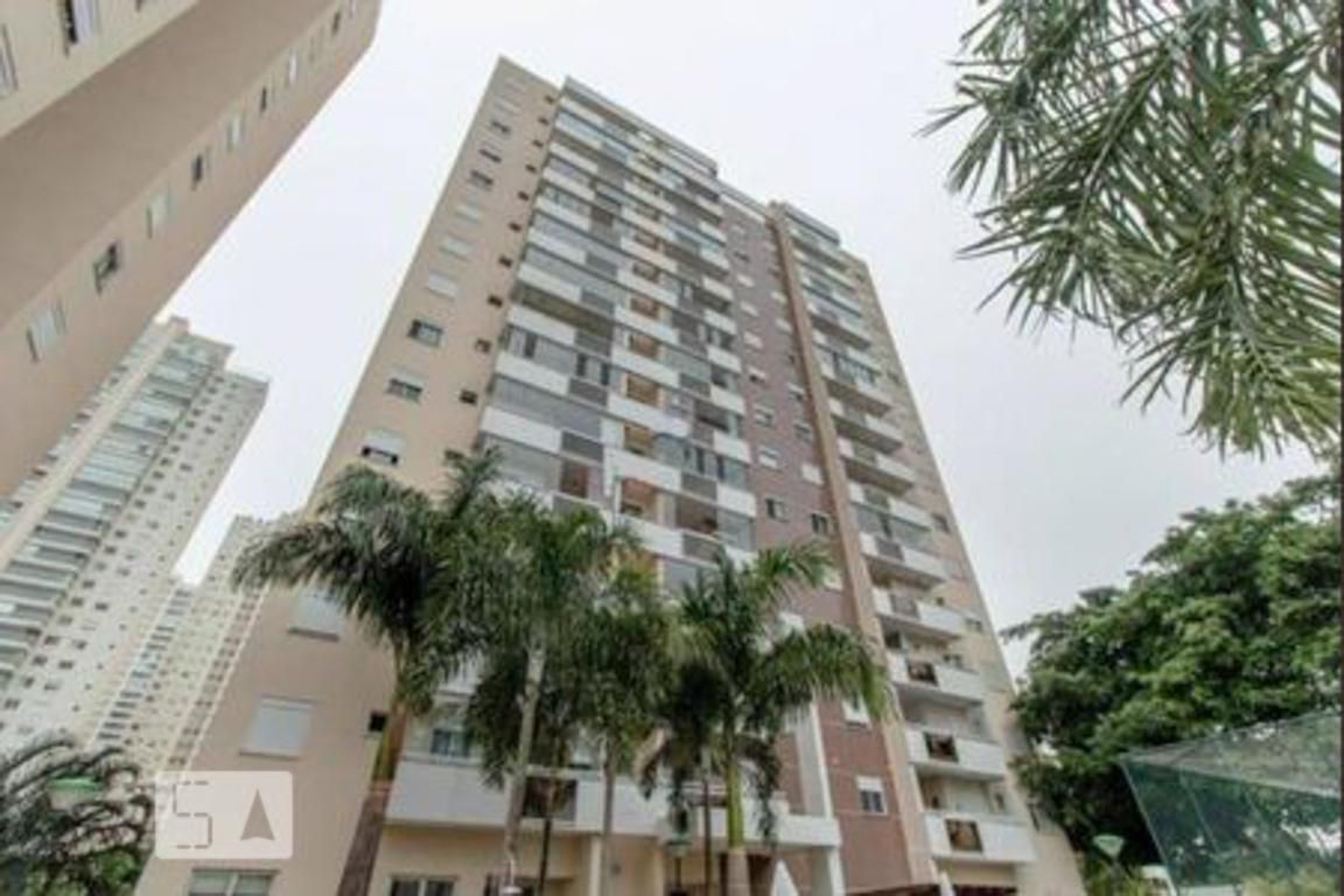 Fachada Condomínio em Rua Aroaba, 481