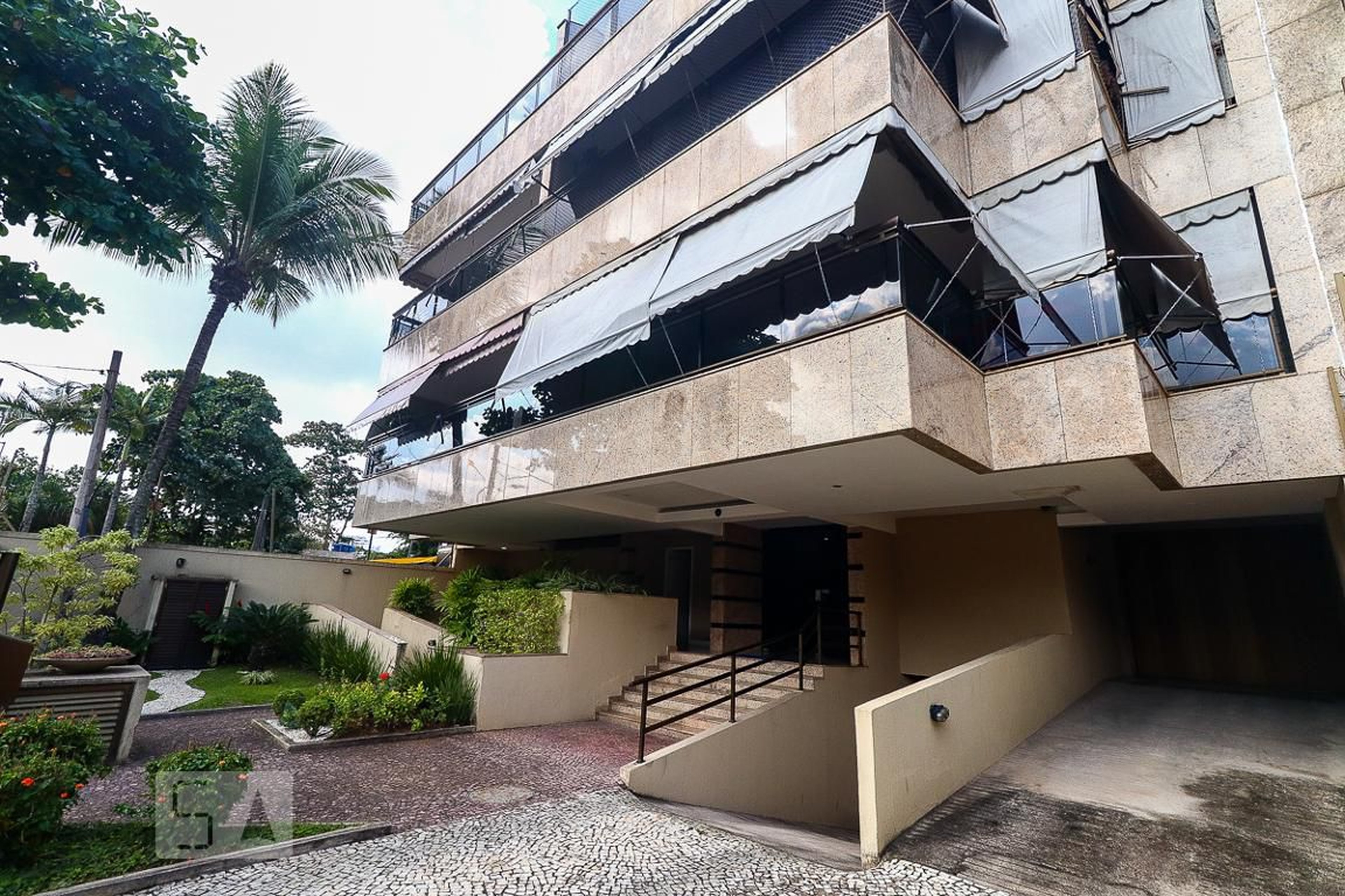 Fachada Condomínio em Rua Professor Taciel Cylleno, 1