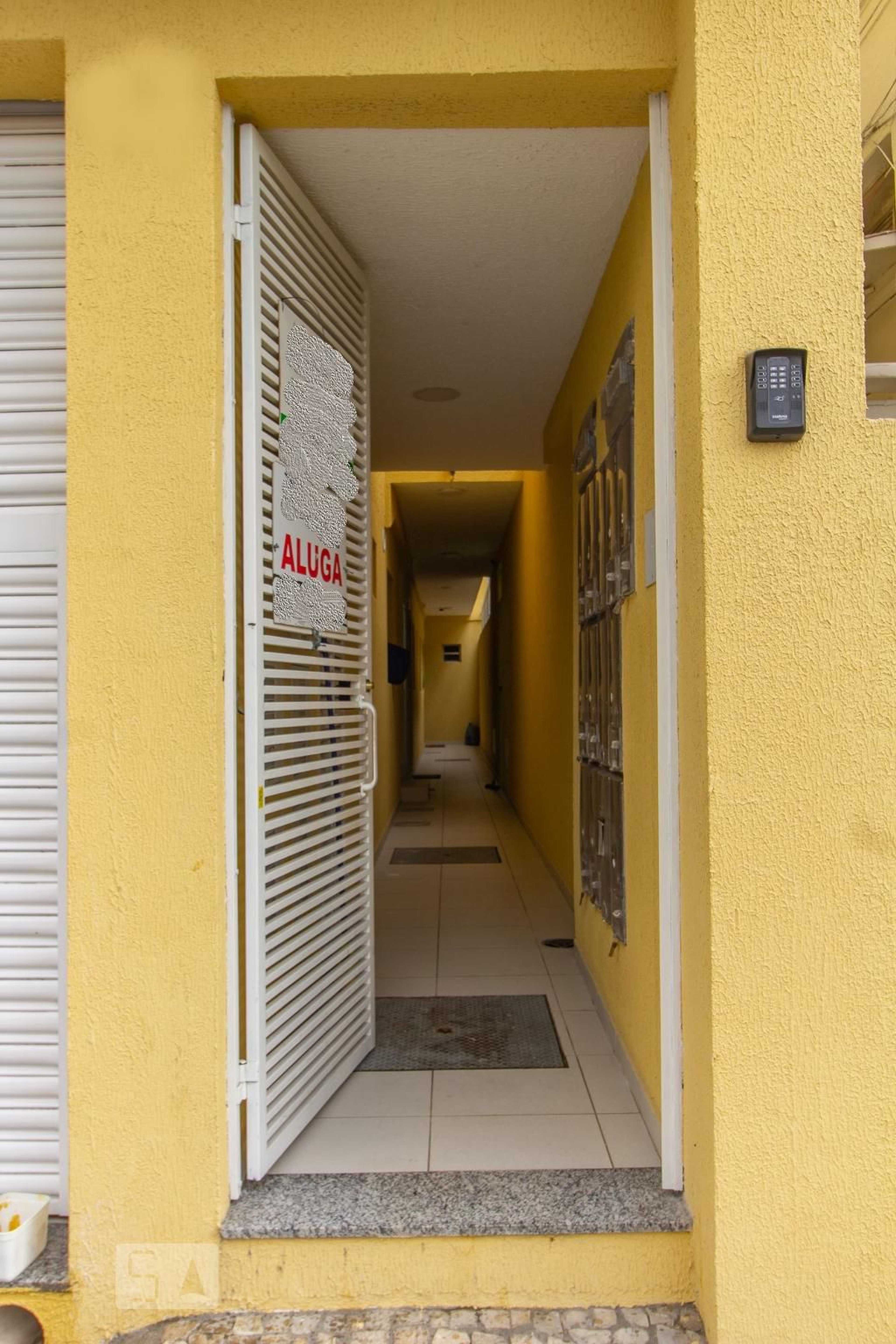 Fachada Condomínio em Rua Frei Gaspar, 693