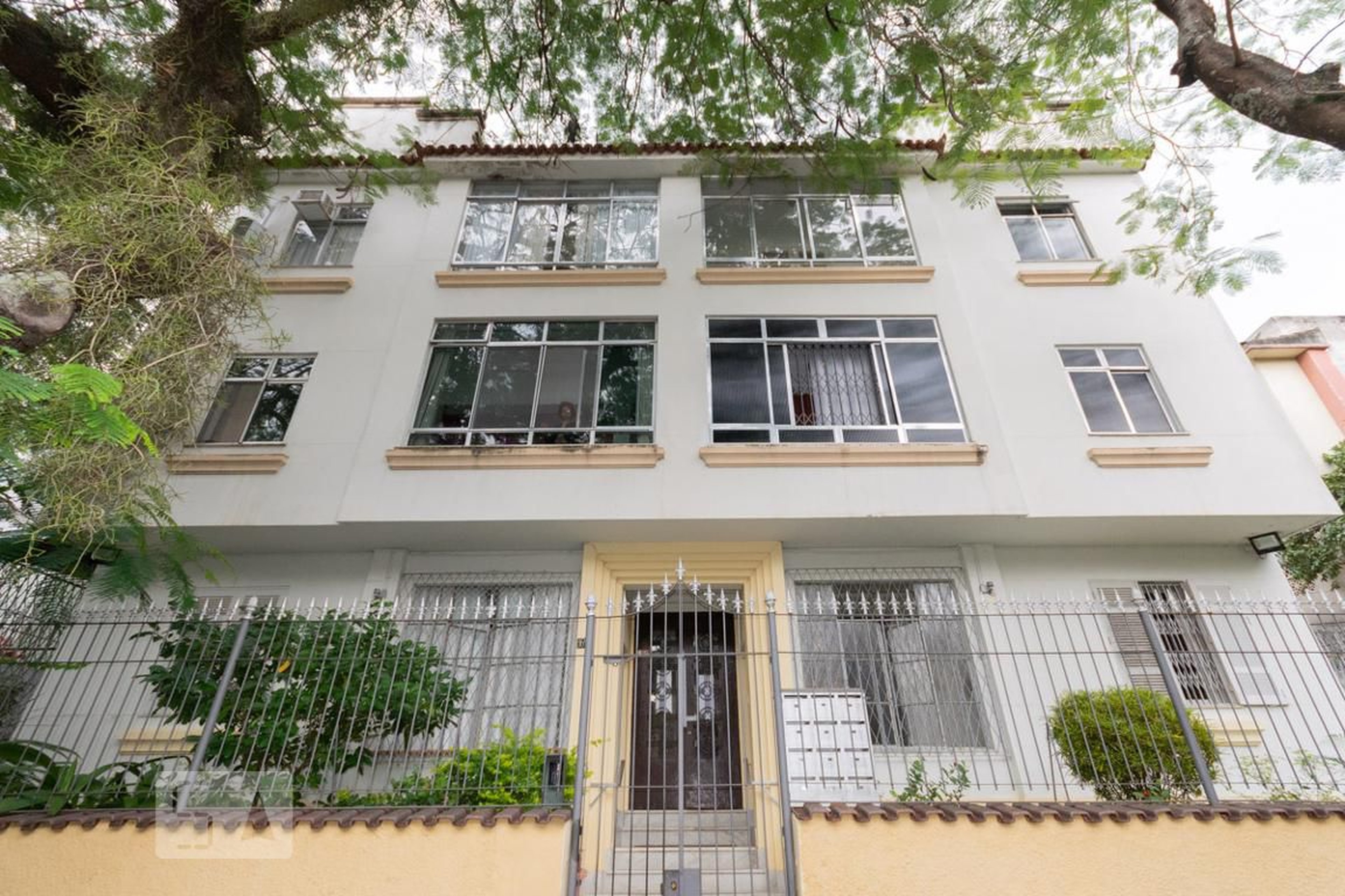 Fachada Condomínio em Rua Itabaiana, 169