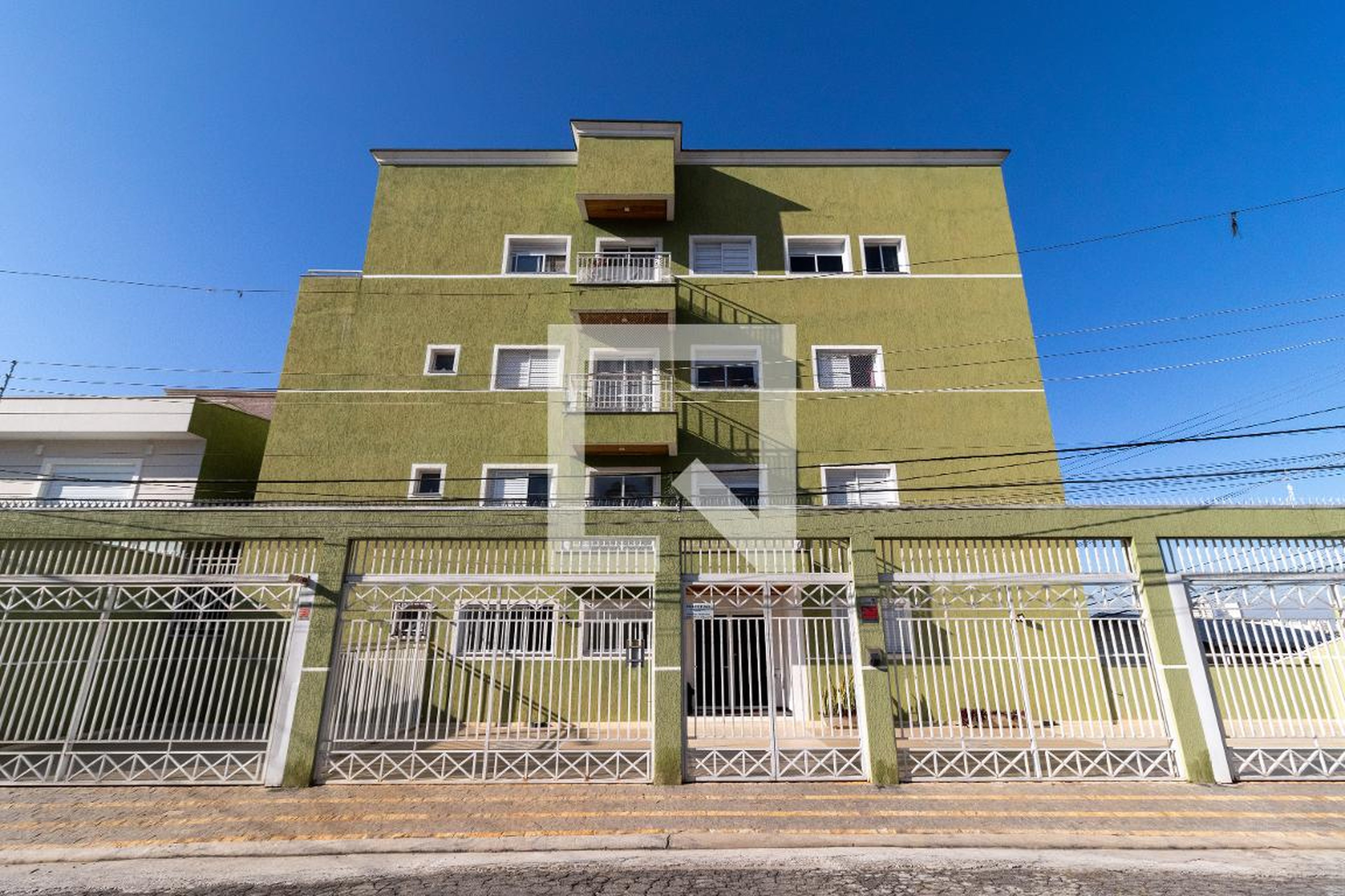 Fachada do Condomínio Condomínio em Rua Carioba, 246