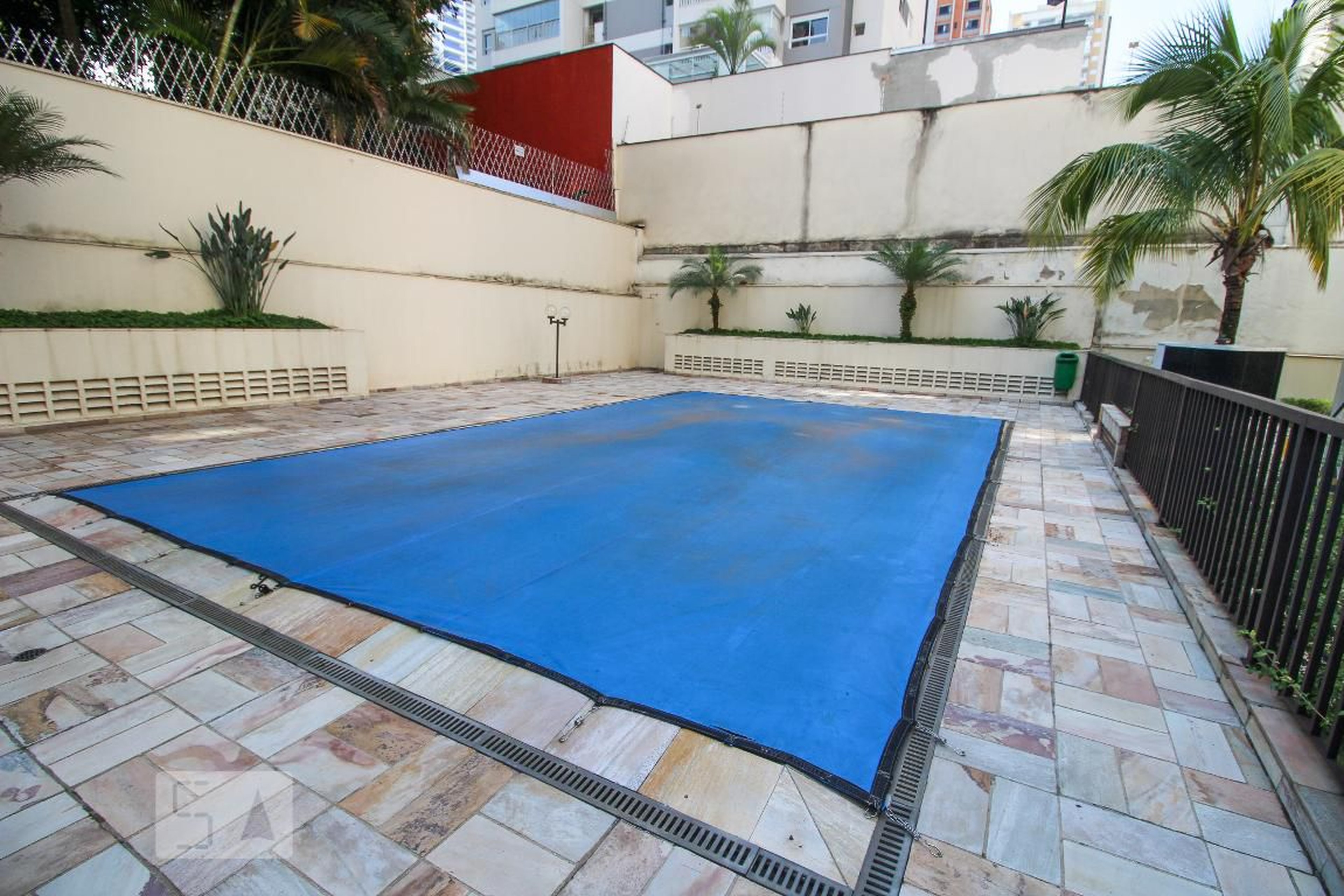 Piscina - Edifício das Avencas