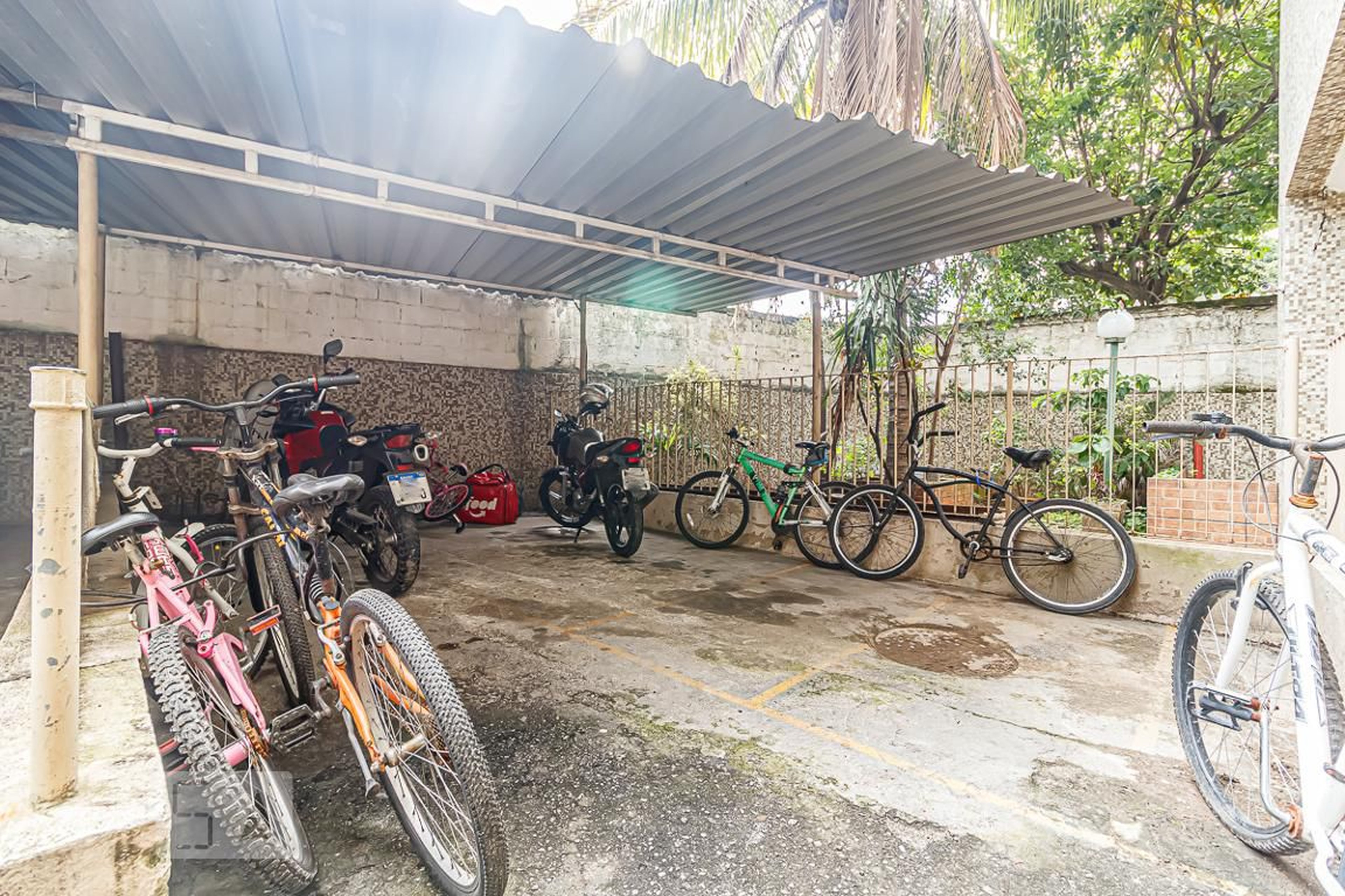 Bicicletário - Iriquitia, 260