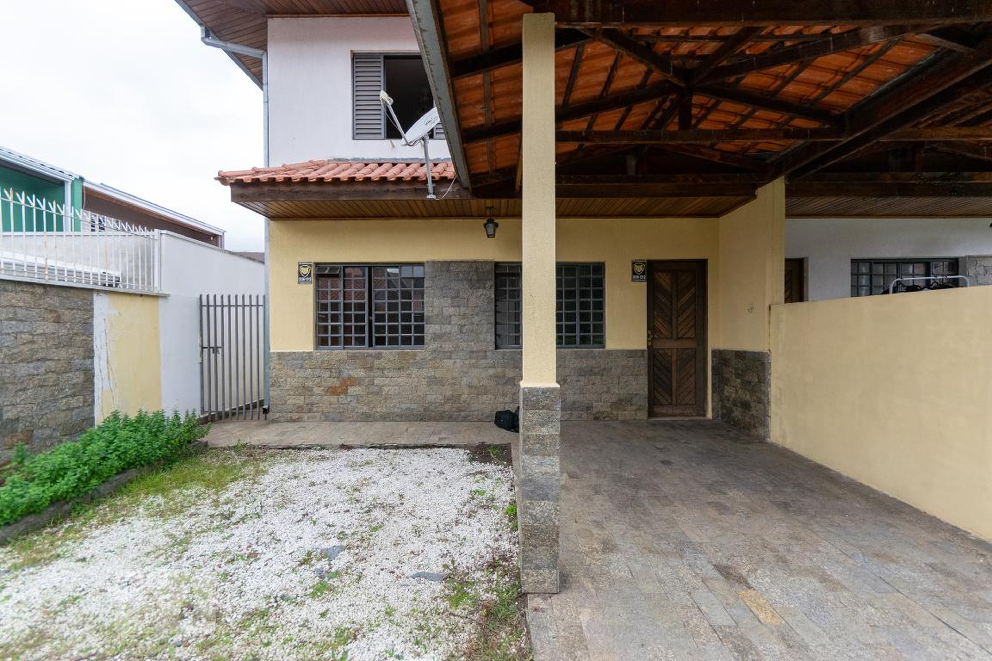 Fachada Condomínio em Rua Cascavel, 1282