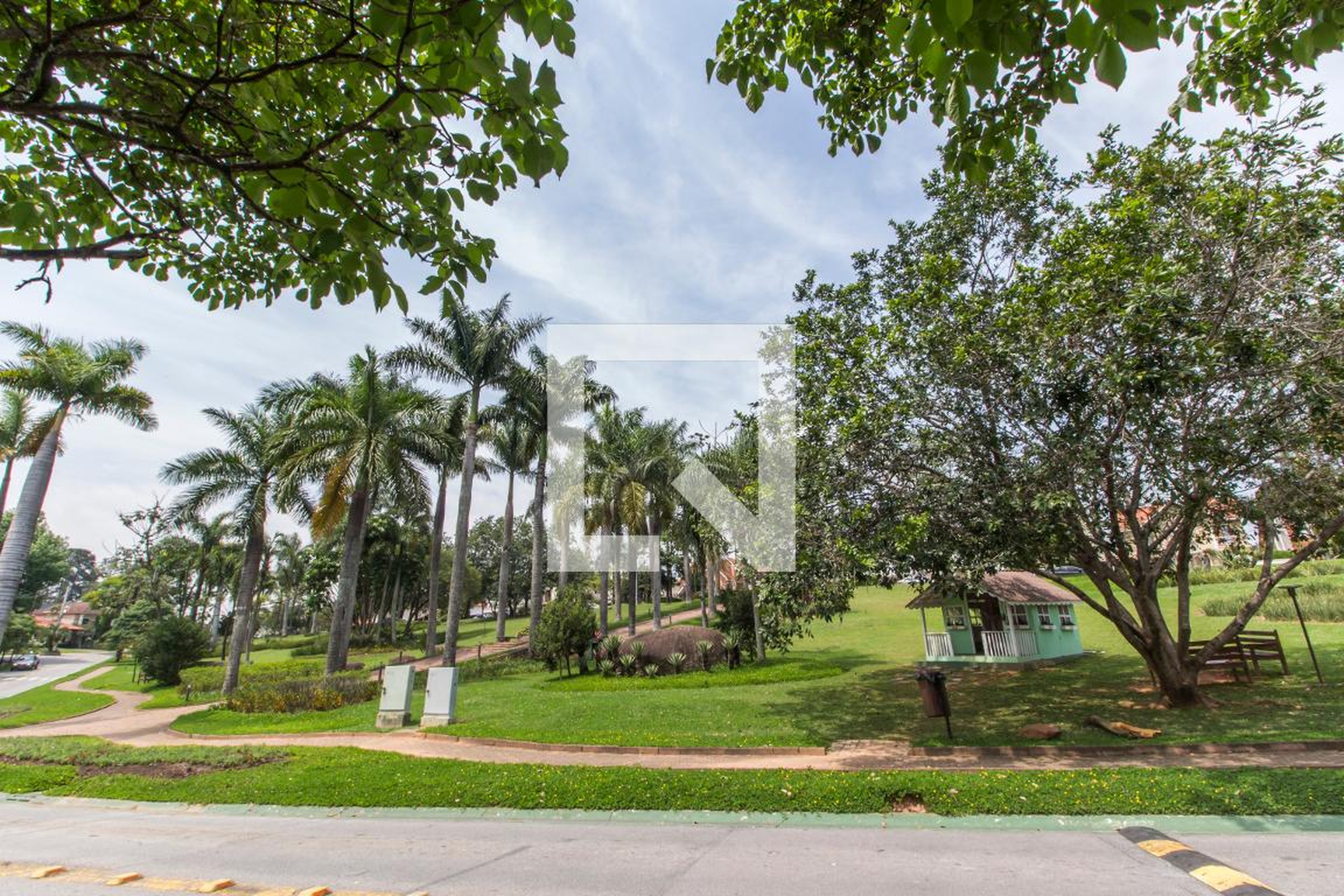 Entrada Condomínio em Alameda Campinas, 932