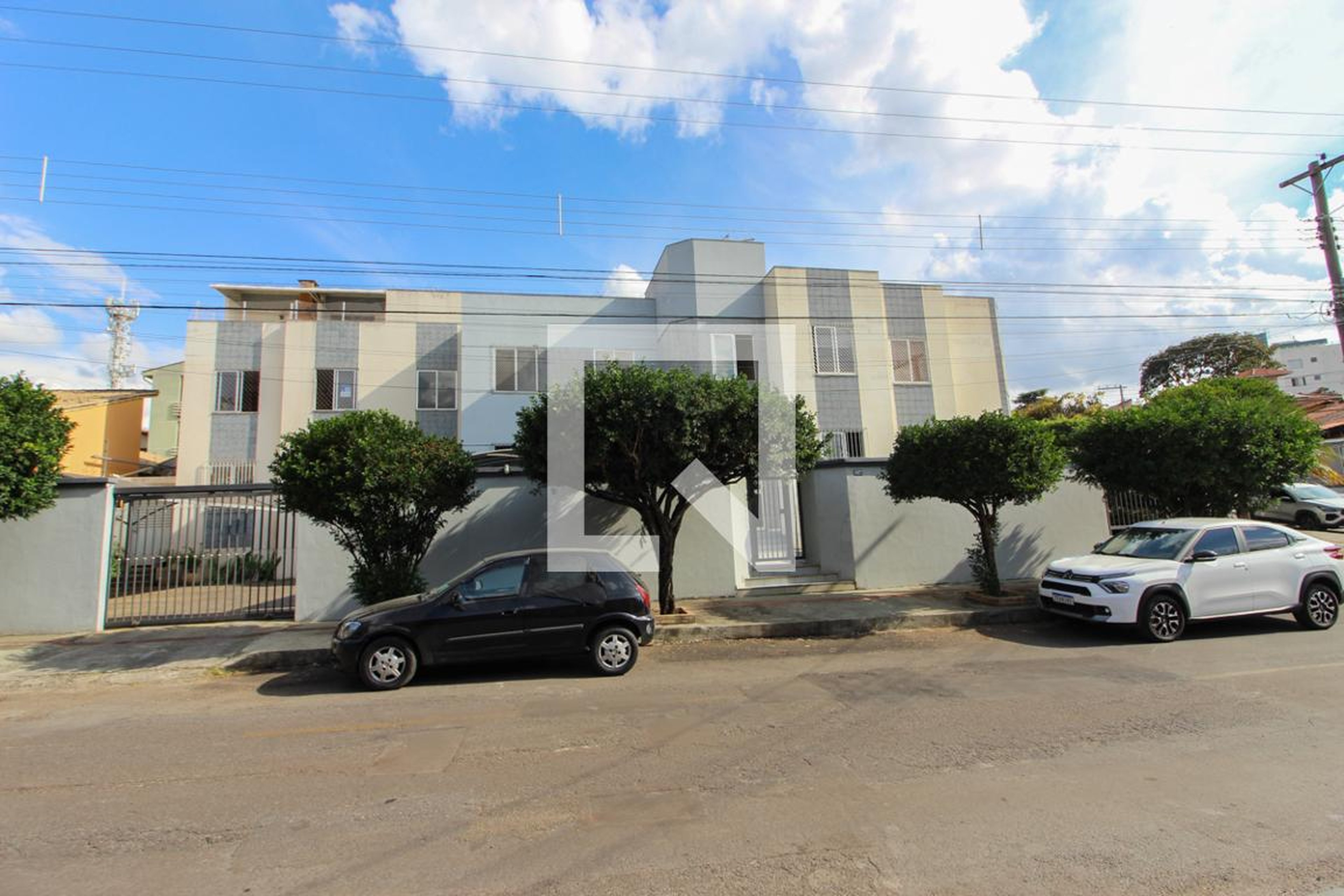 Fachada Condomínio em Rua Inácio Murta, 447