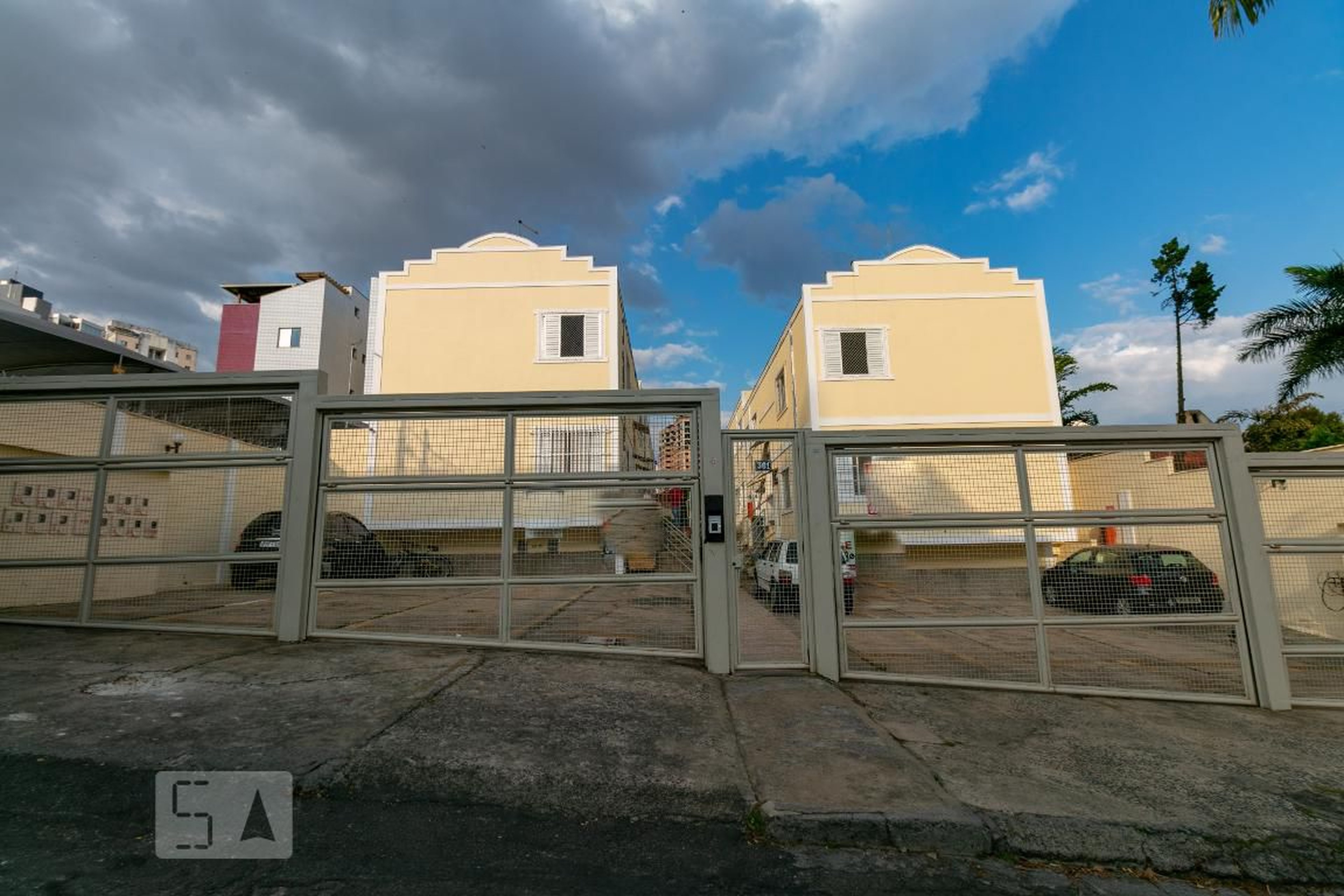 Fachada Condomínio em Rua José Ribeiro Filho, 361