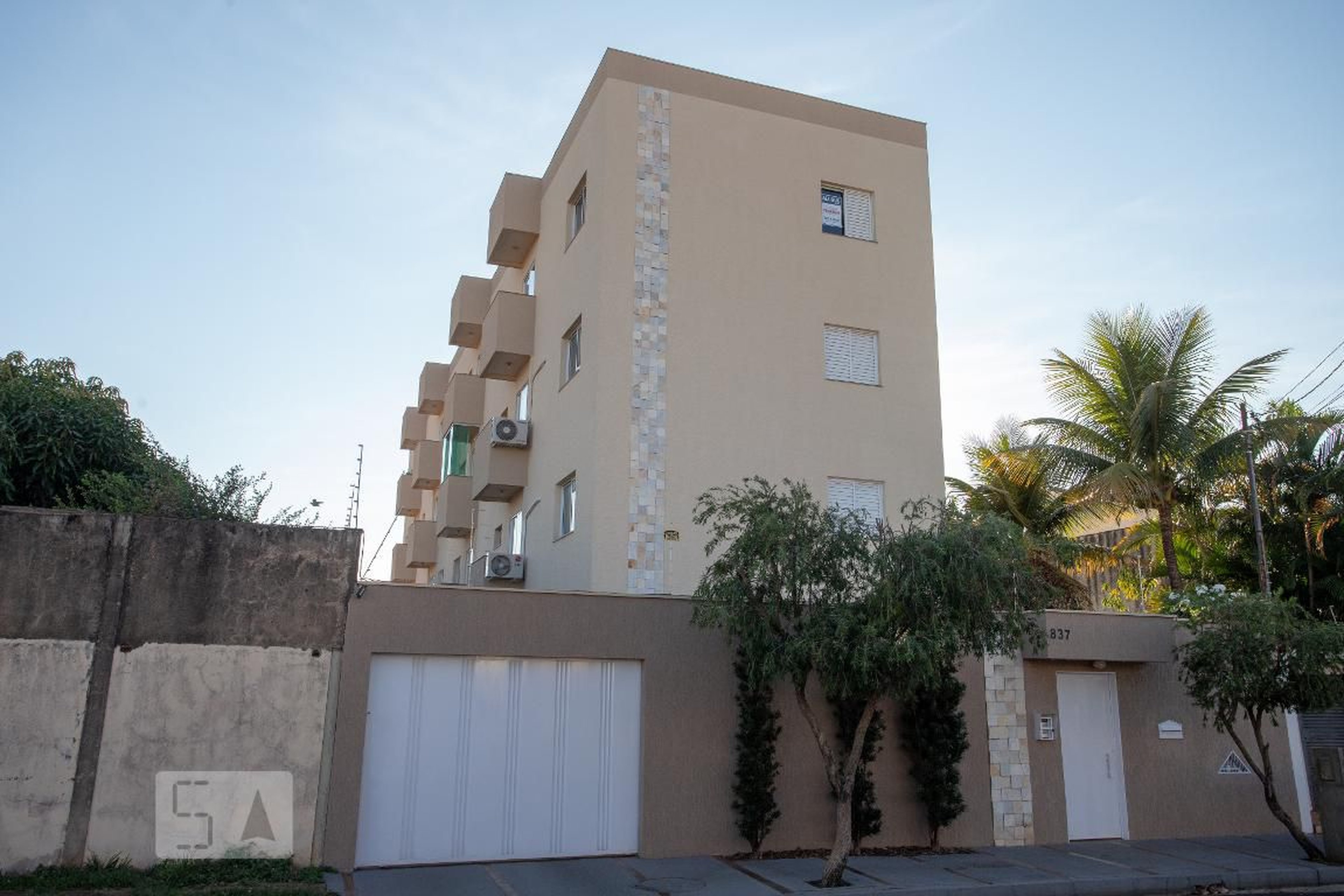 Fachada Condomínio em Rua David Canabarro, 837