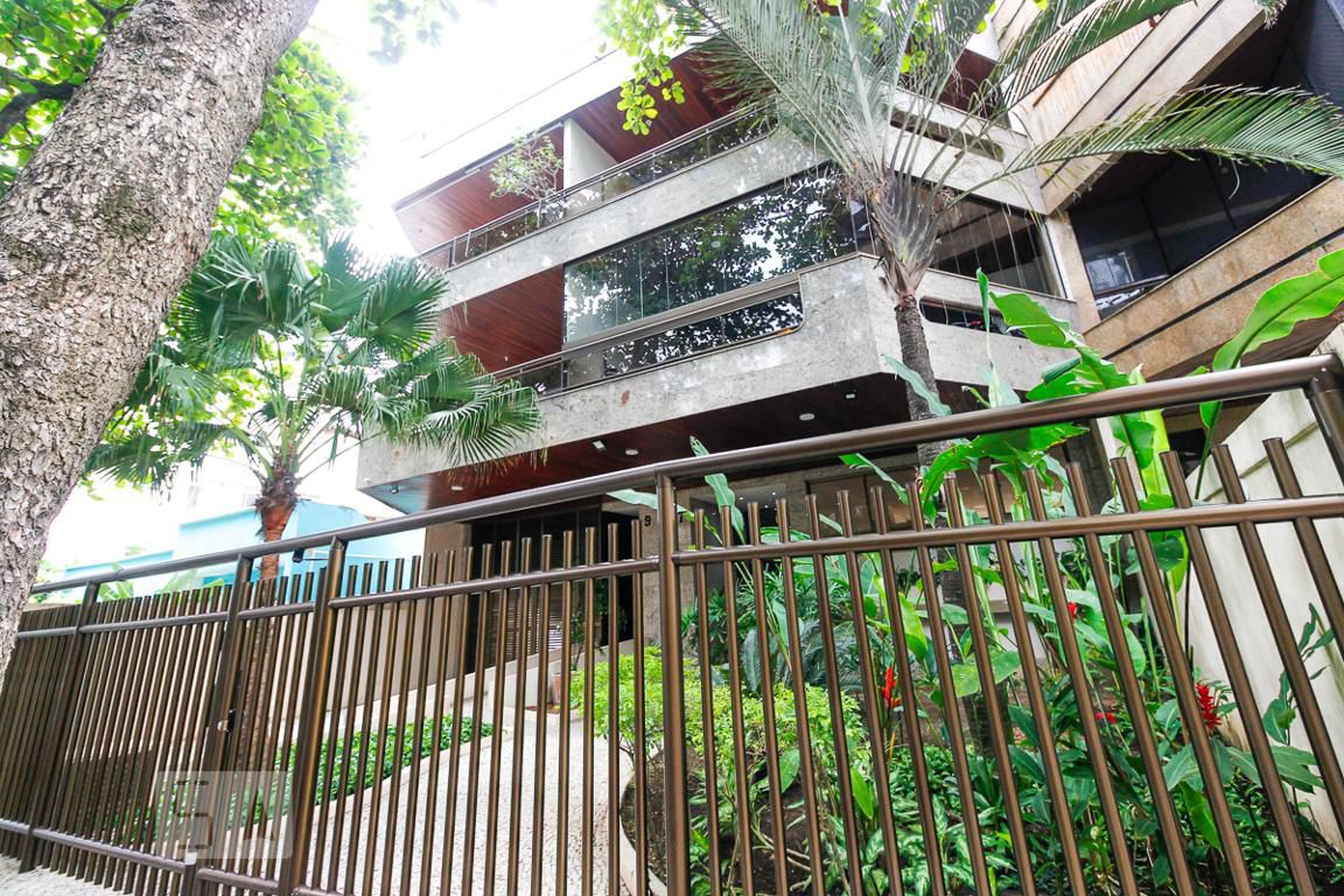 Fachada Condomínio em Rua Presidente Nereu Ramos, 917