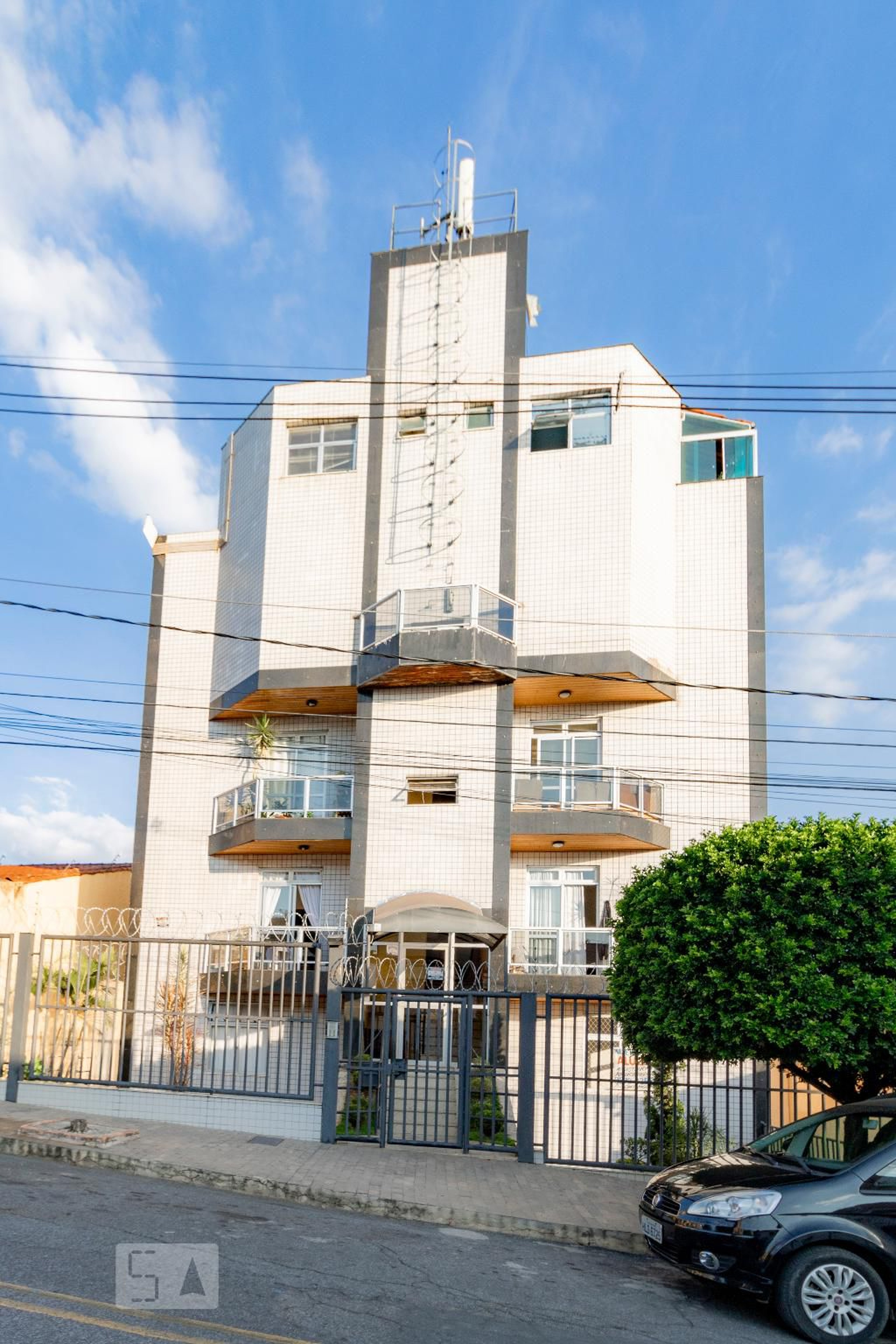 Fachada Condomínio em Rua Francisco Alevato, 140