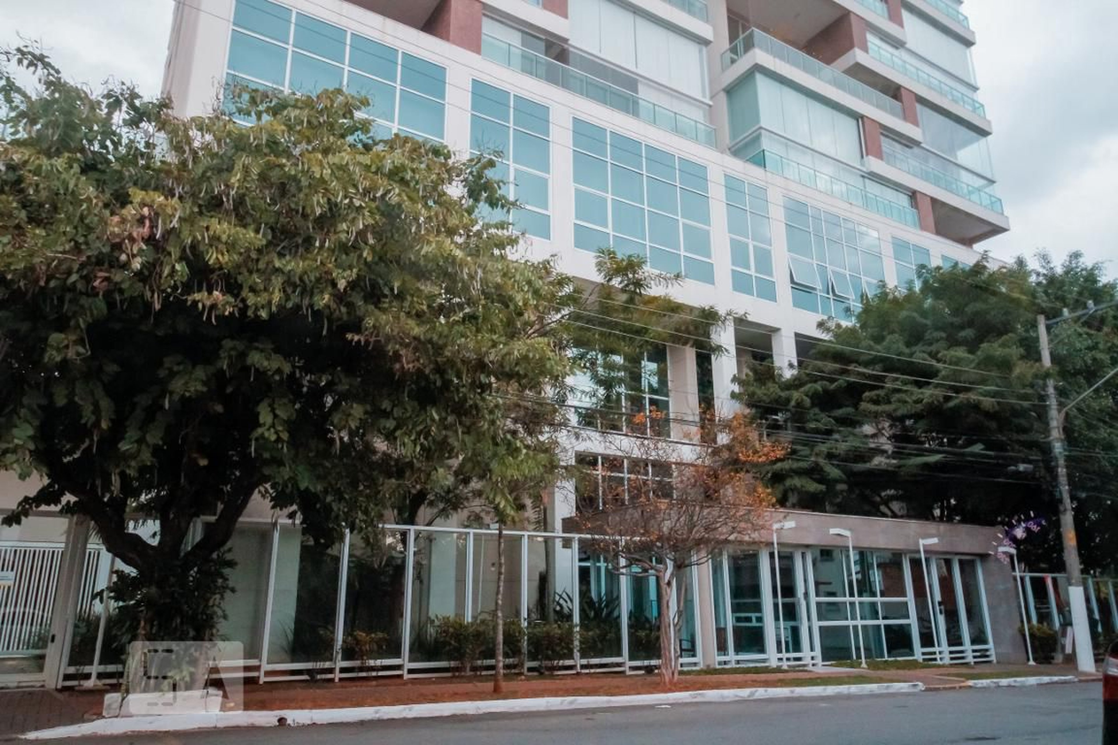 Fachada Condomínio em Rua Guimarães Passos, 640