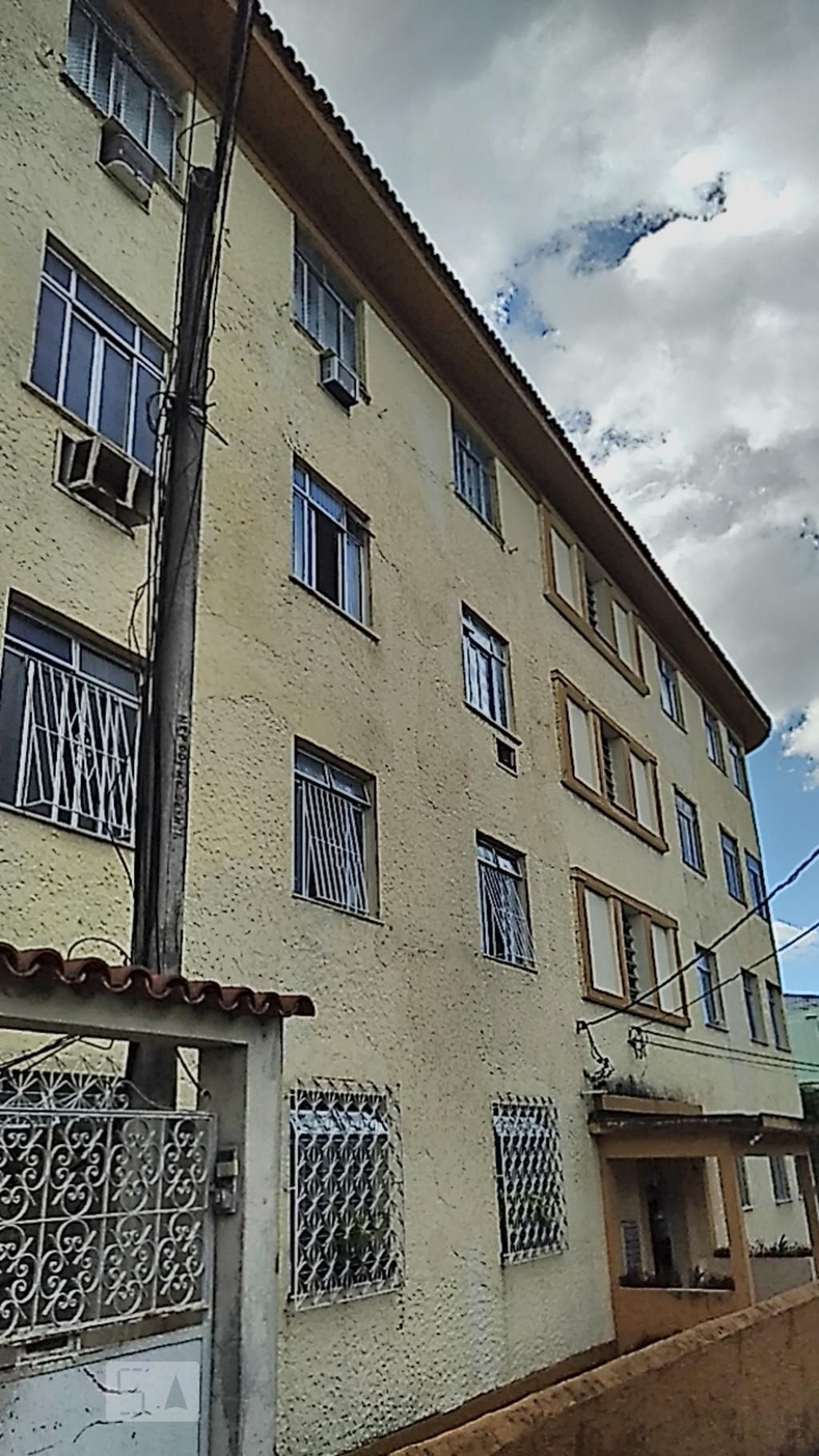 Fachada Condomínio em Rua Dom Antônio do Desterro, 10