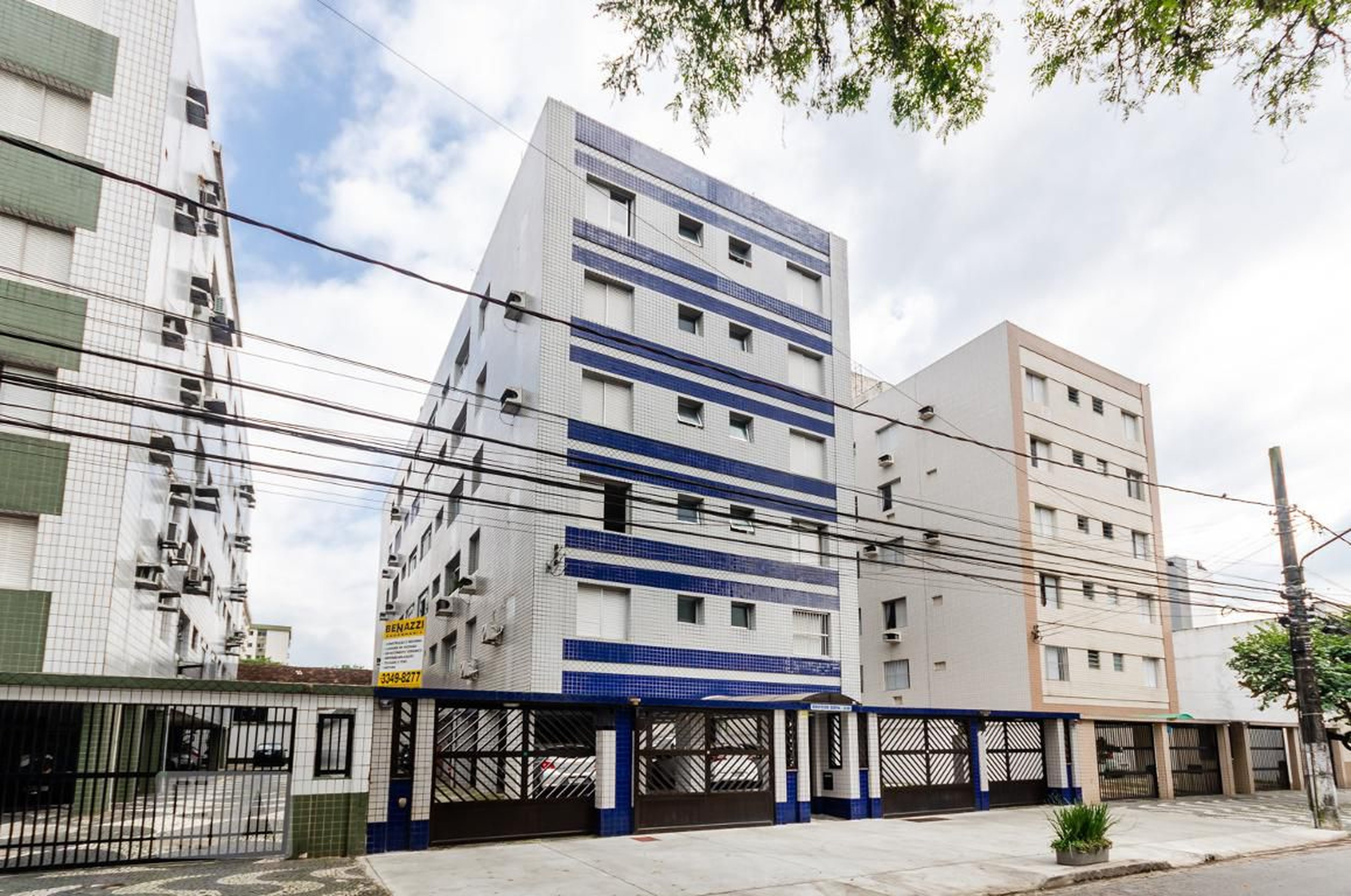 Fachada Condomínio em Rua Antonio Bento, 230