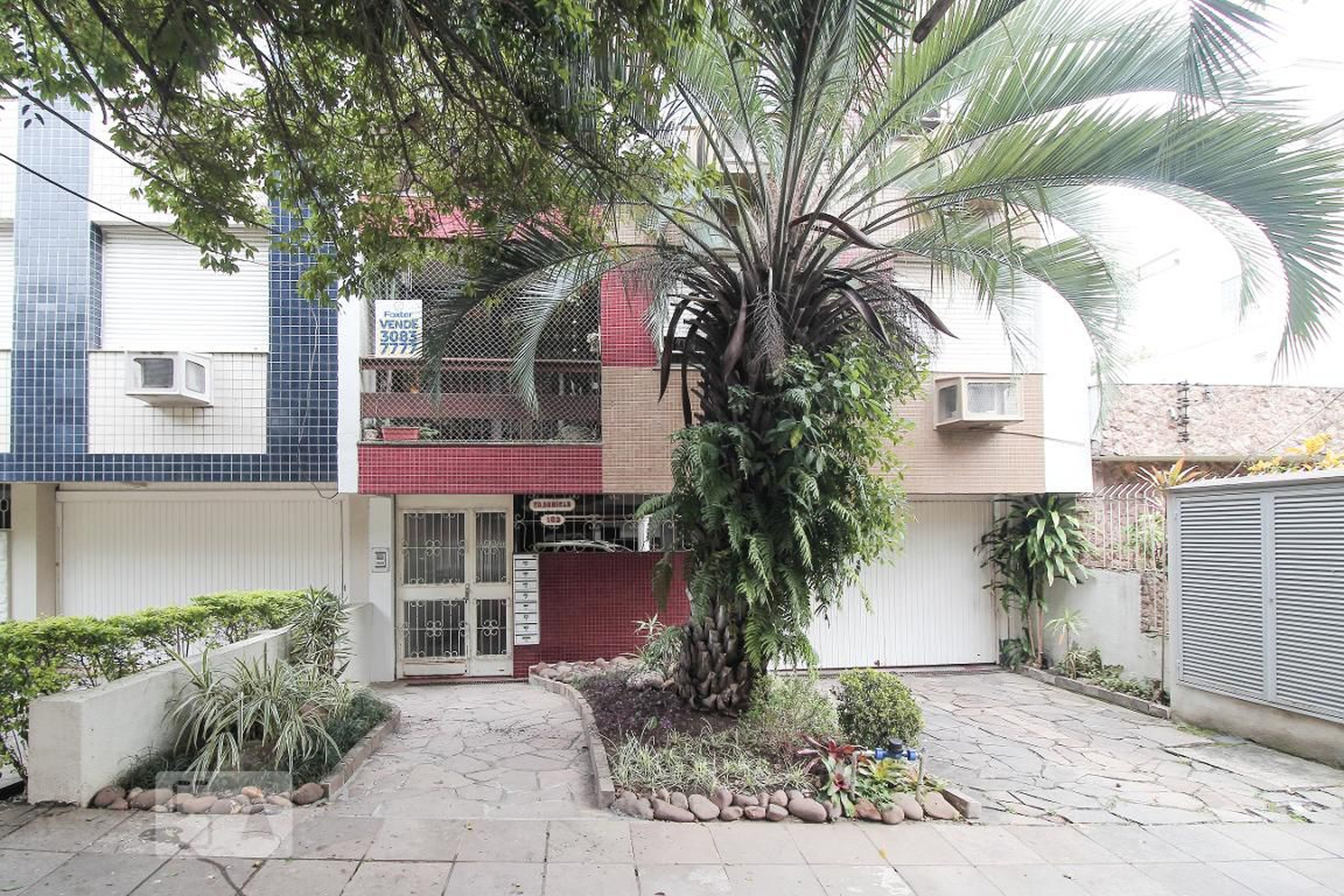 Fachada Condomínio em Rua Marcelo Gama, 18