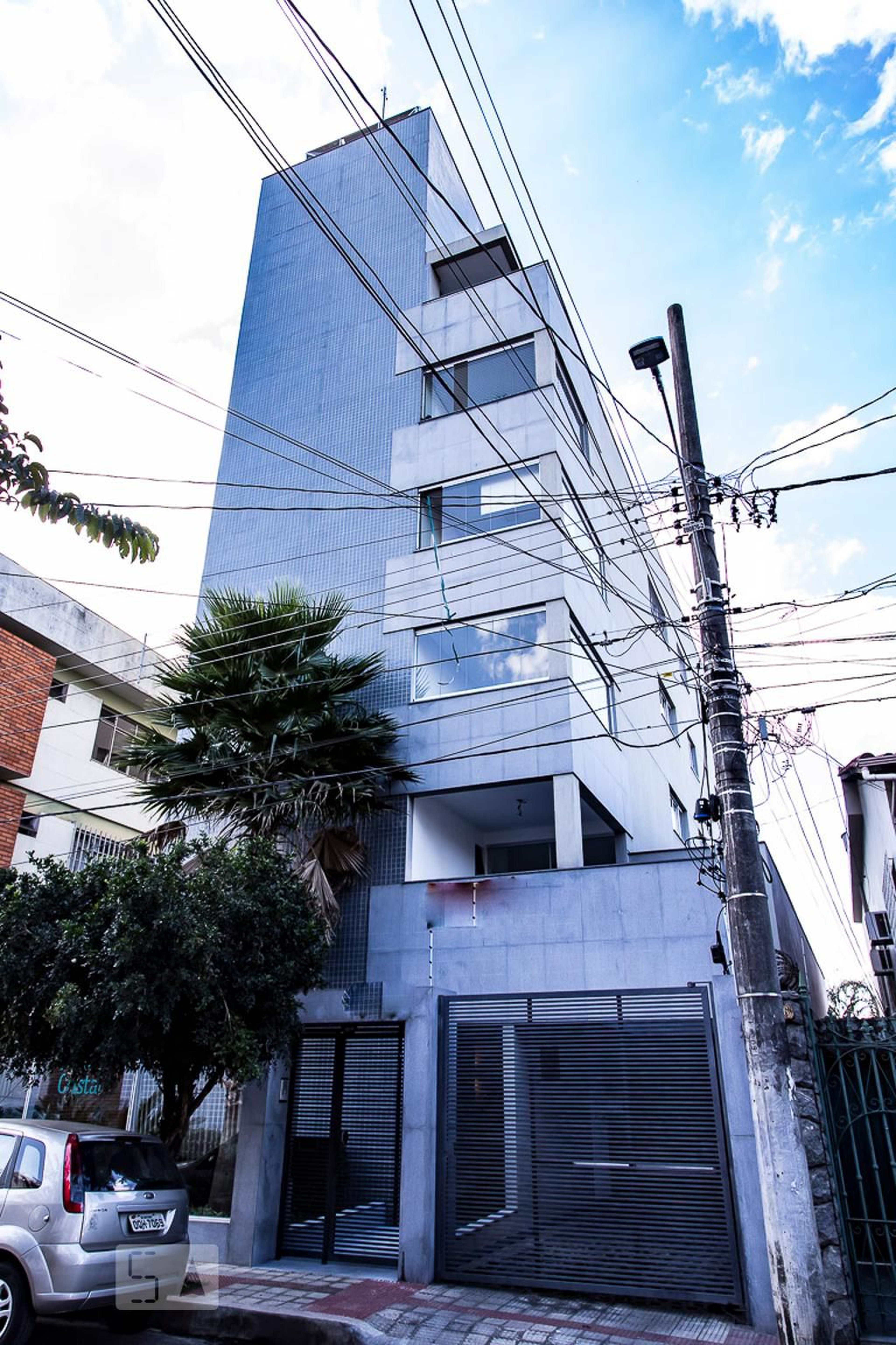 Fachada Condomínio em Rua Rio Claro, 466