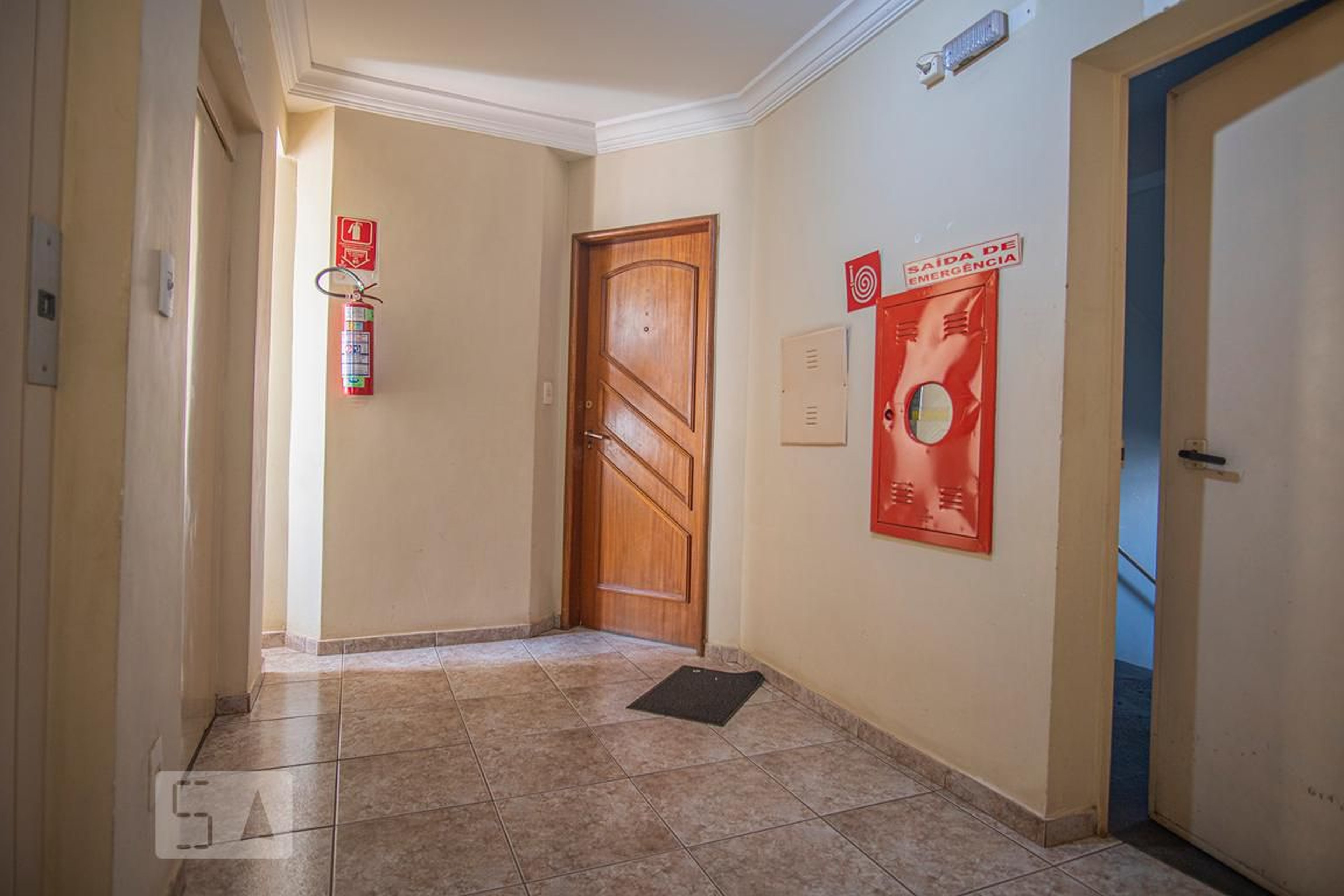 Hall Condomínio em Rua 25-A, 460