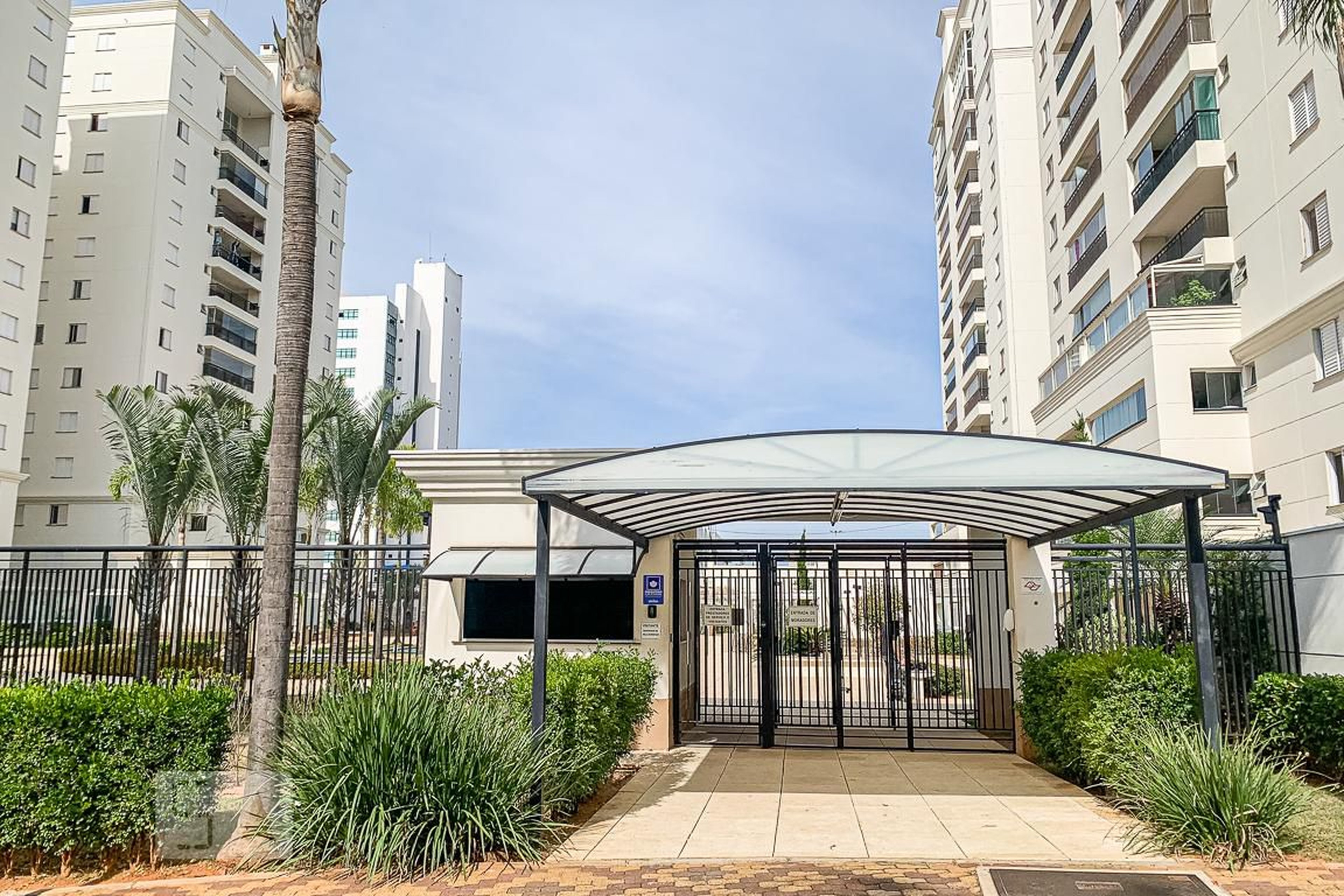 Fachada Condomínio Breeze Family Clube