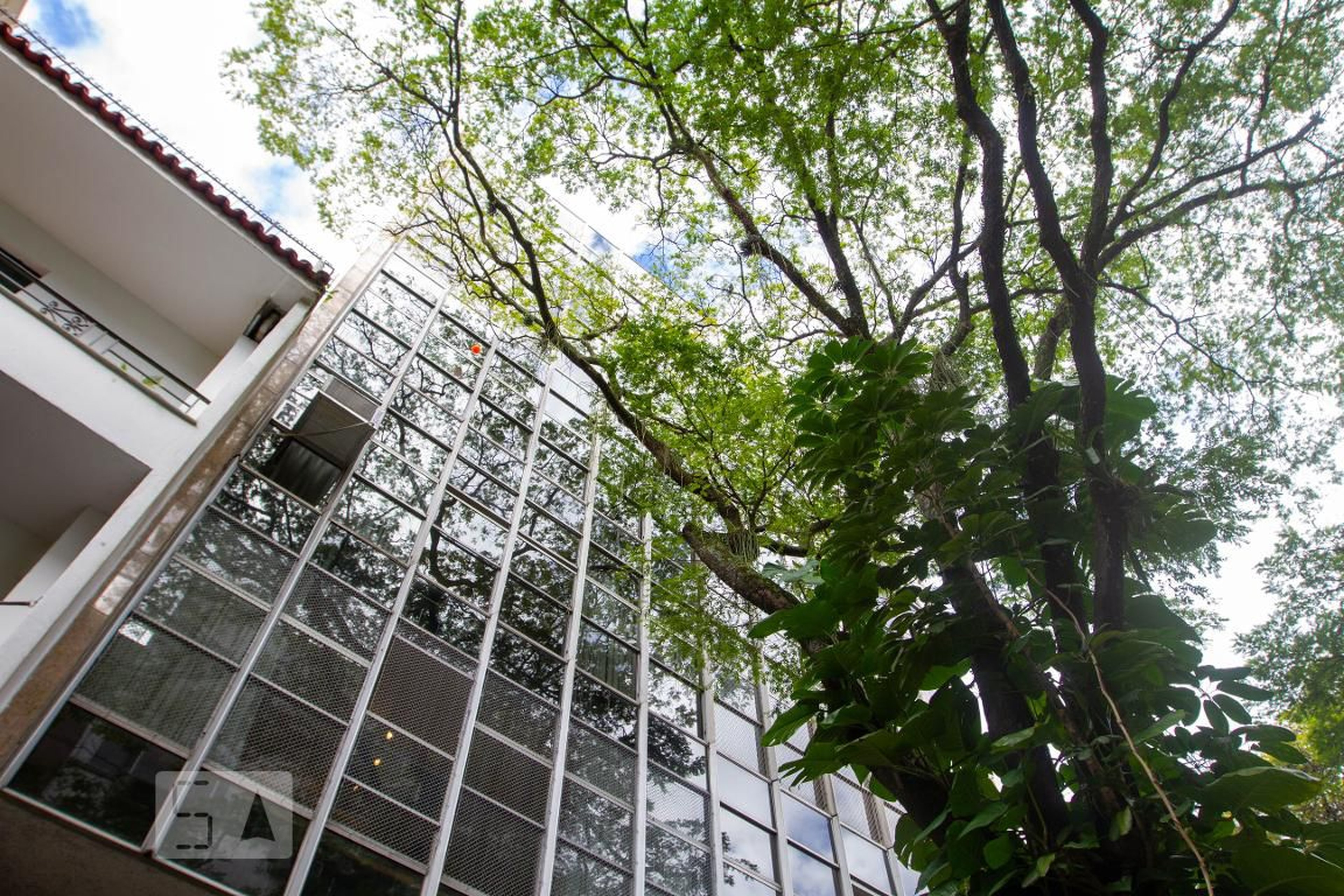 Fachada do Prédio Condomínio em Rua J. Carlos, 126