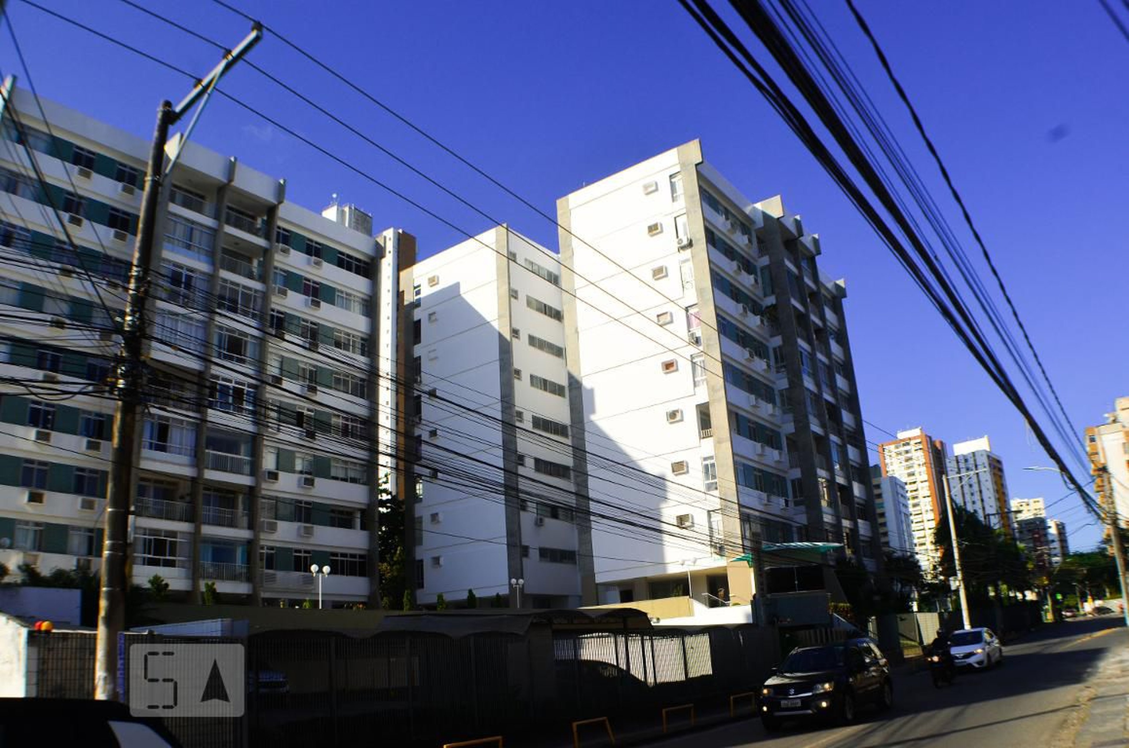 Fachada do Condomínio Condomínio Caminho das Árvores