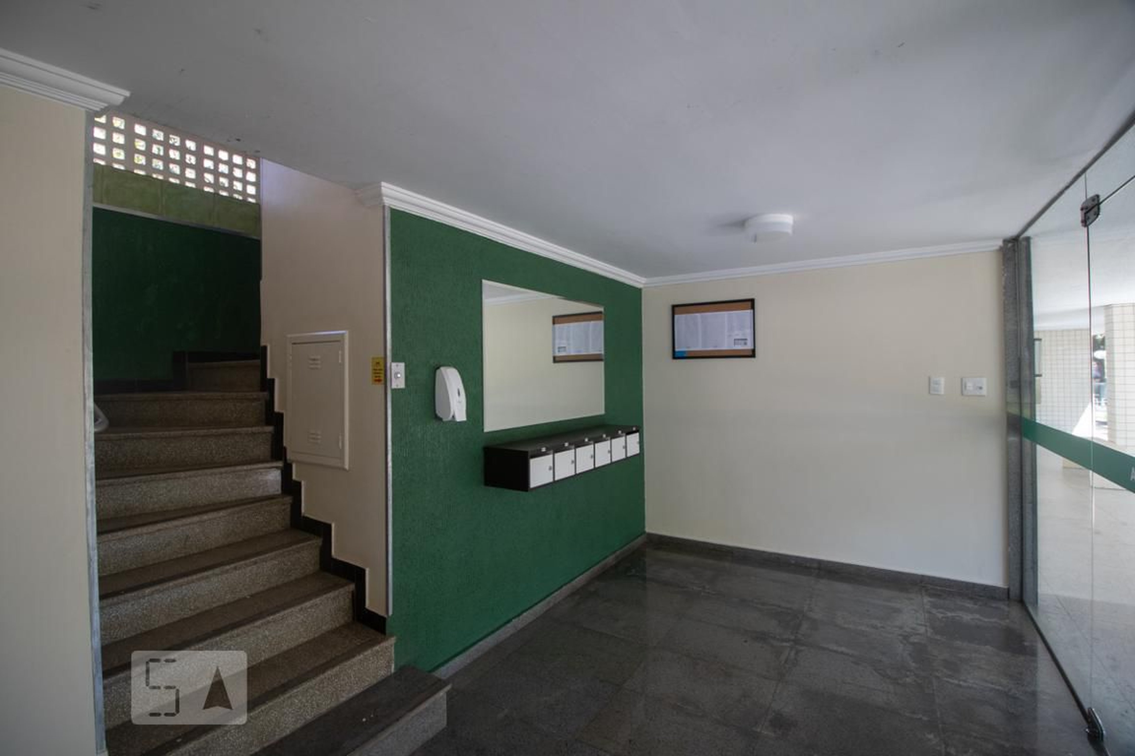 Hall Condomínio em Sqs 414, Bloco E