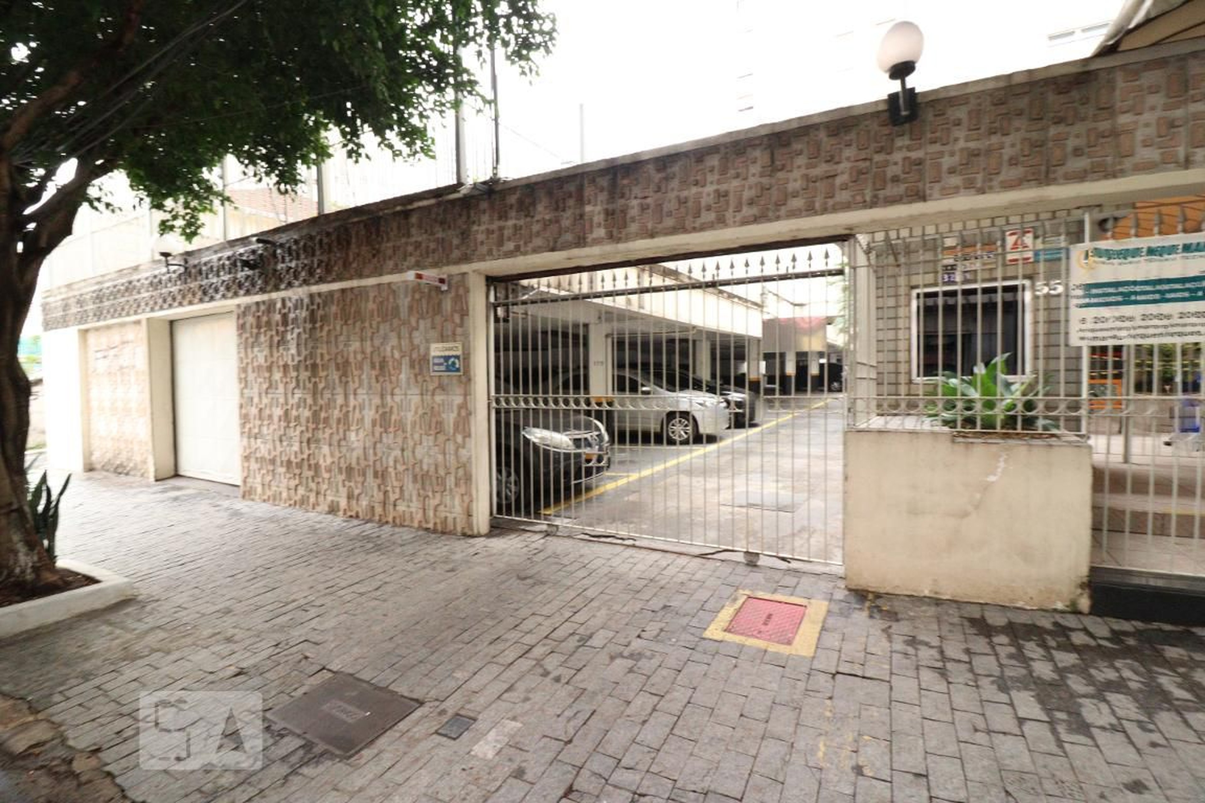 Fachada Condomínio em Rua Miguel Teles Júnior, 515