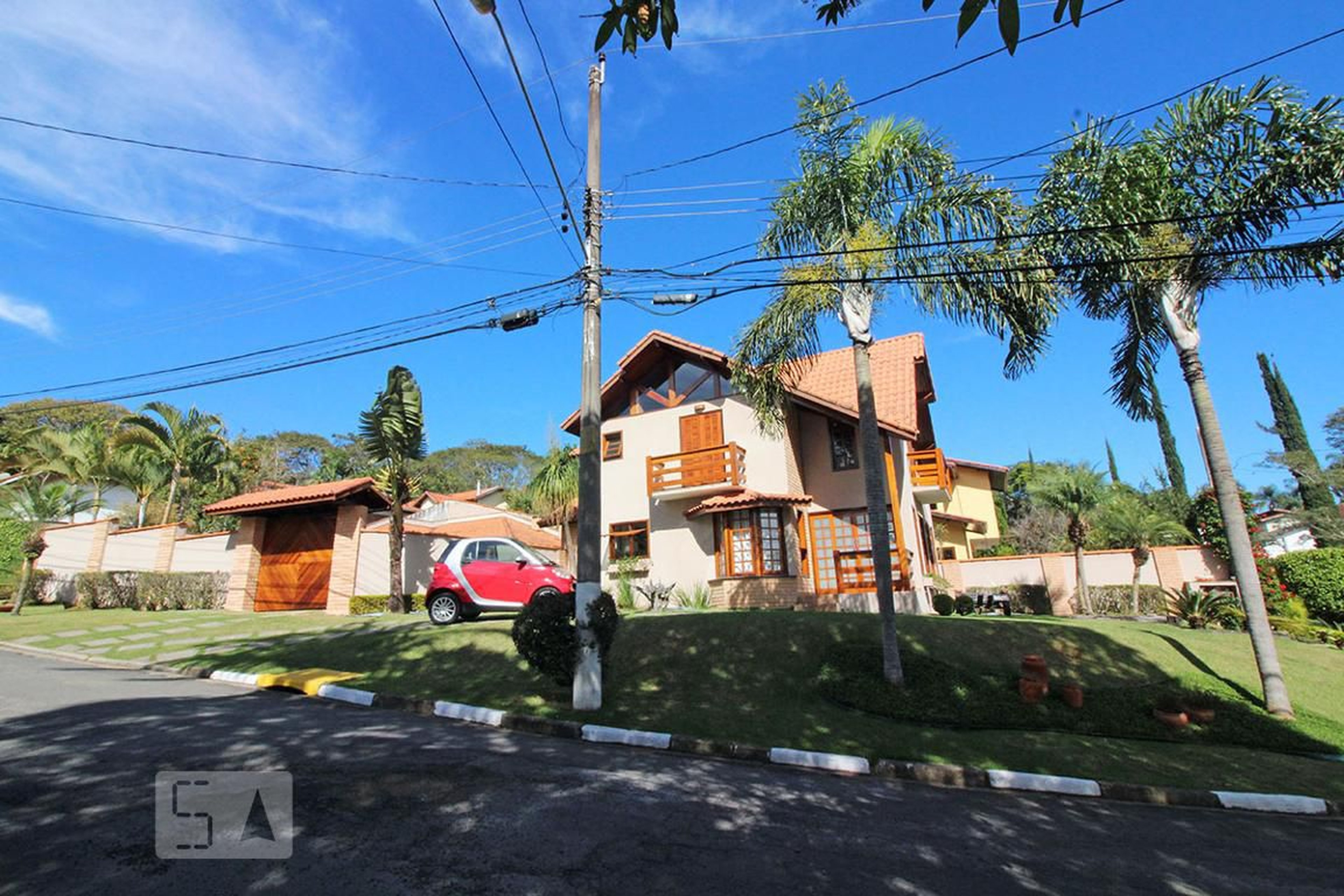 Fachada Condomínio em Rua Perequê, 422