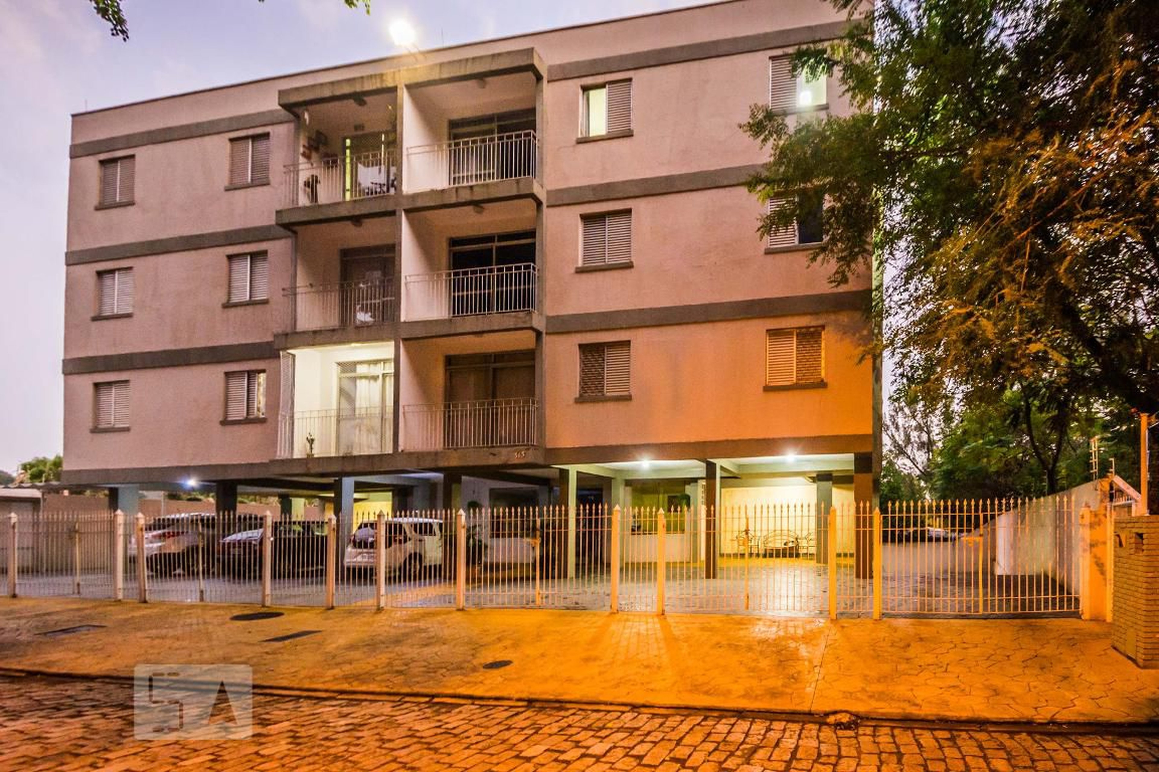 Fachada Condomínio em Rua Engenheiro Pereira Rebouças, 313