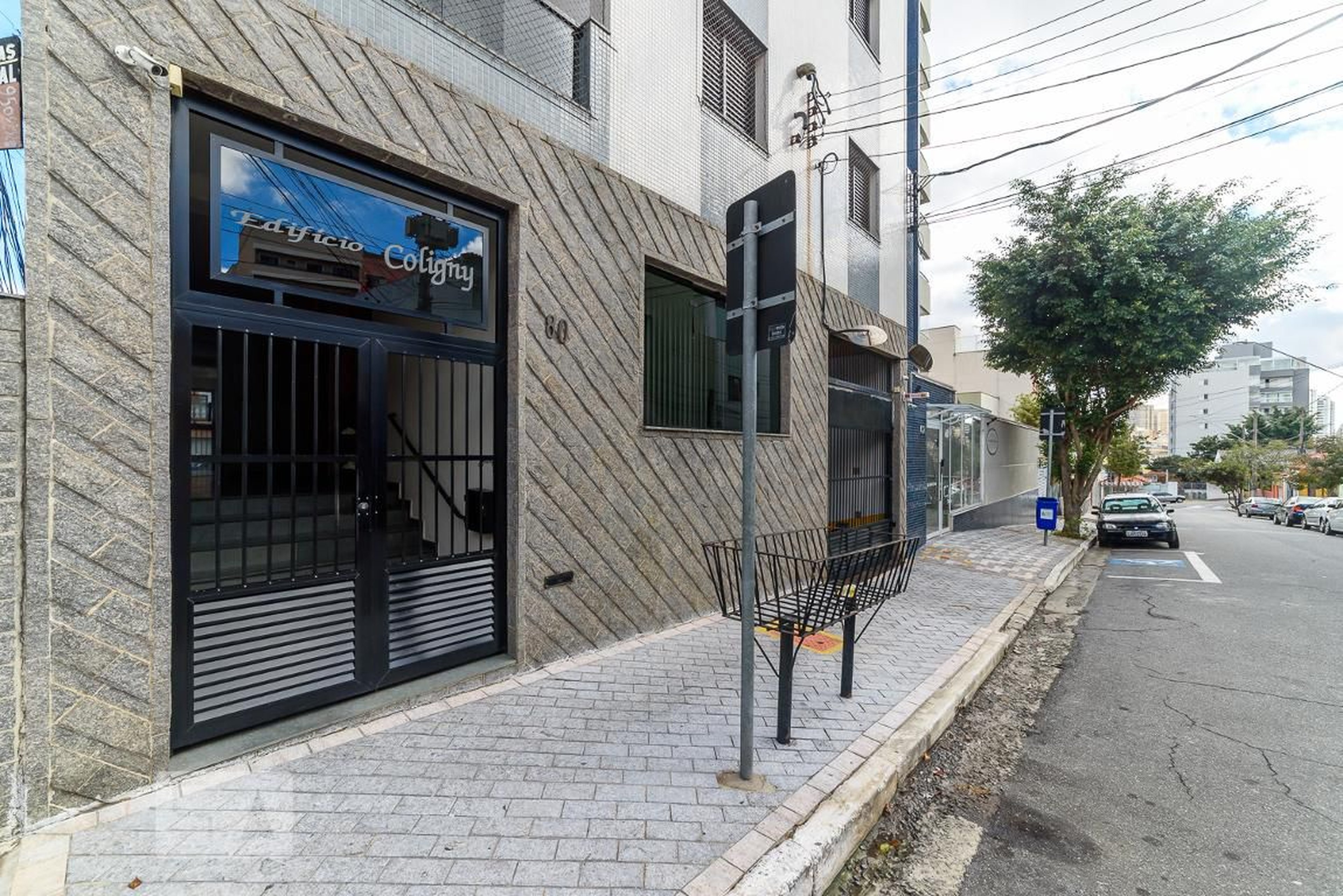 Fachada do Prédio Condomínio em Rua Teffé, 80