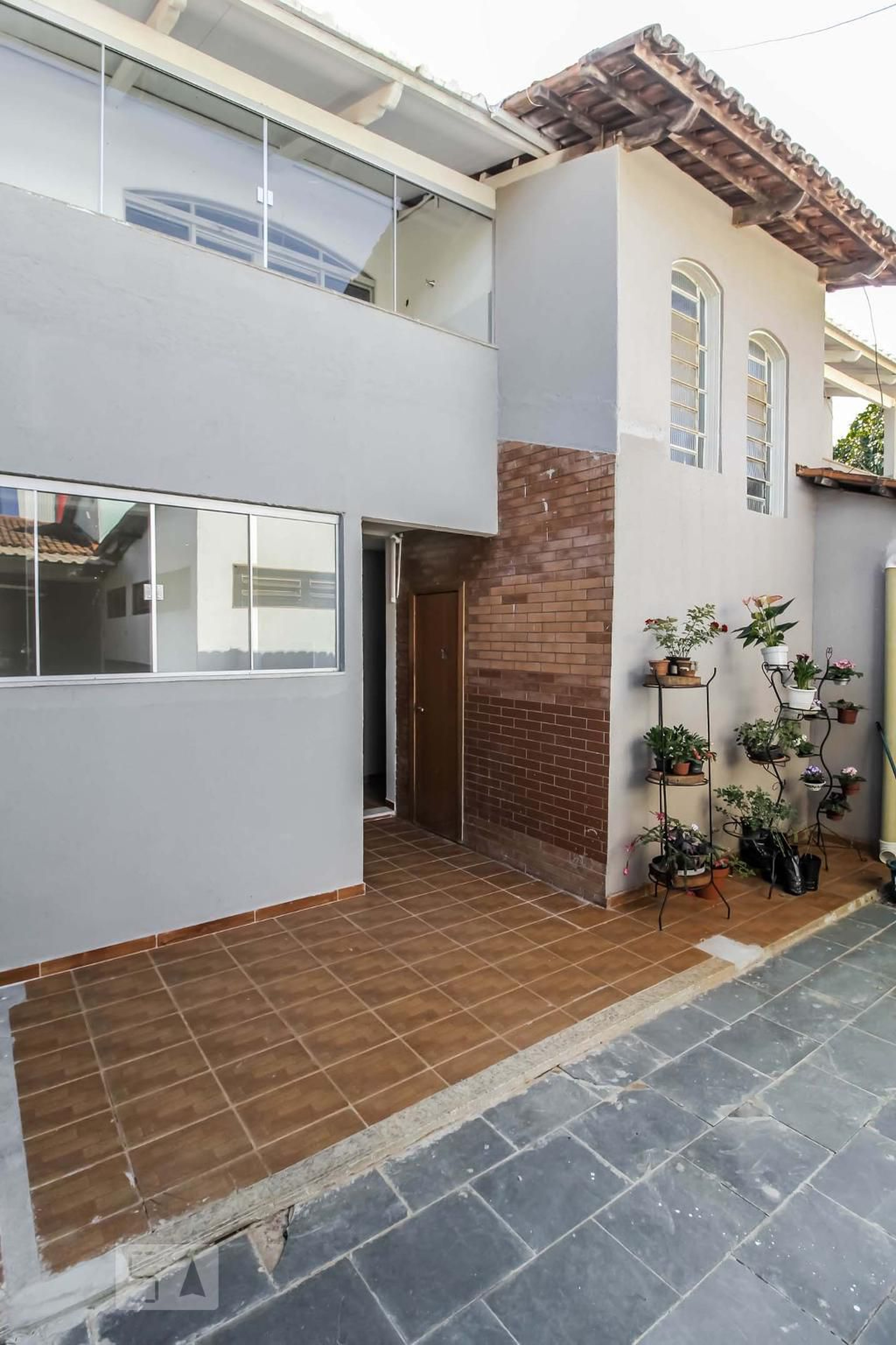 Fachada do prédio Condomínio em Avenida Oeste, 1757