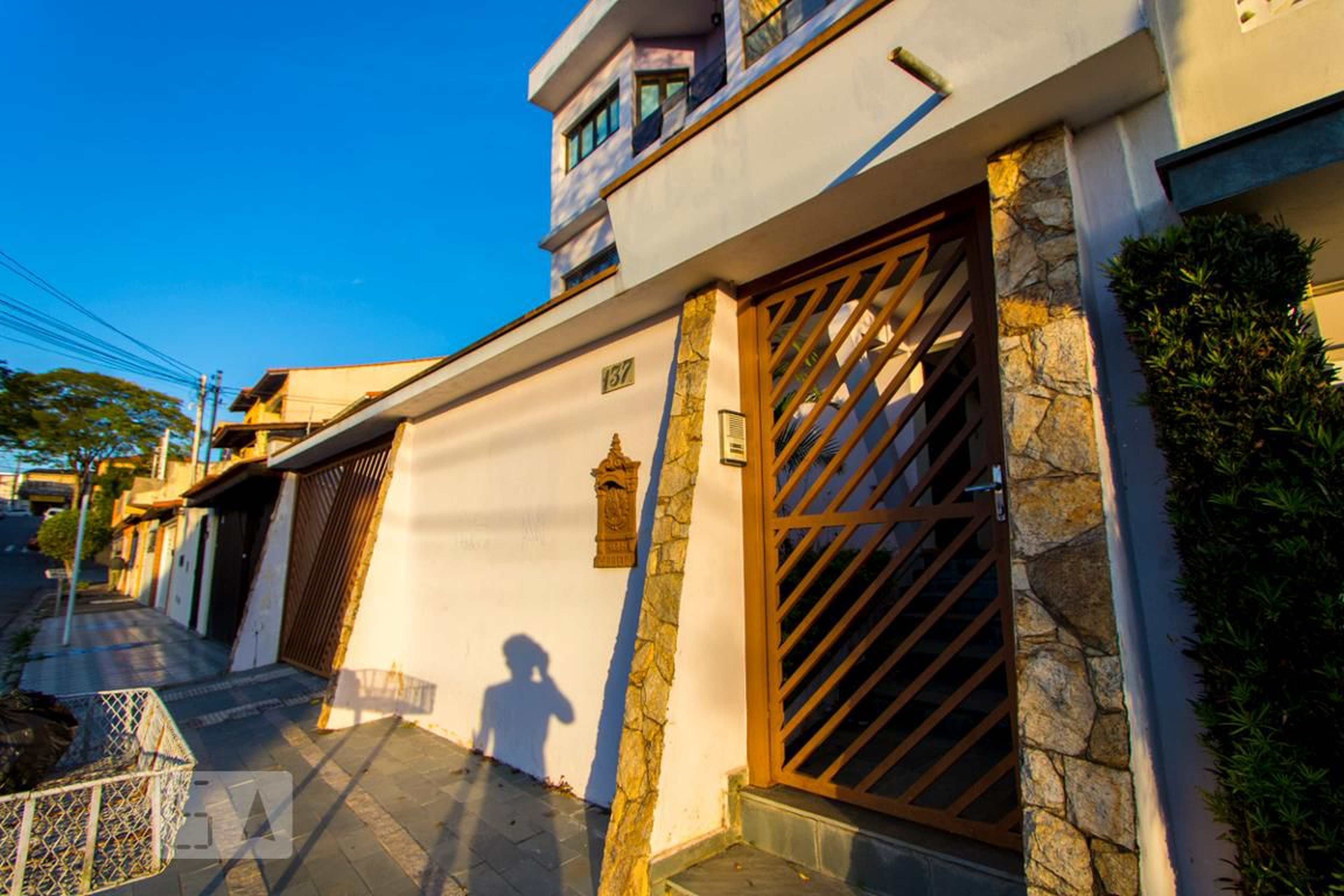 Fachada Condomínio em Rua Amambaí, 137