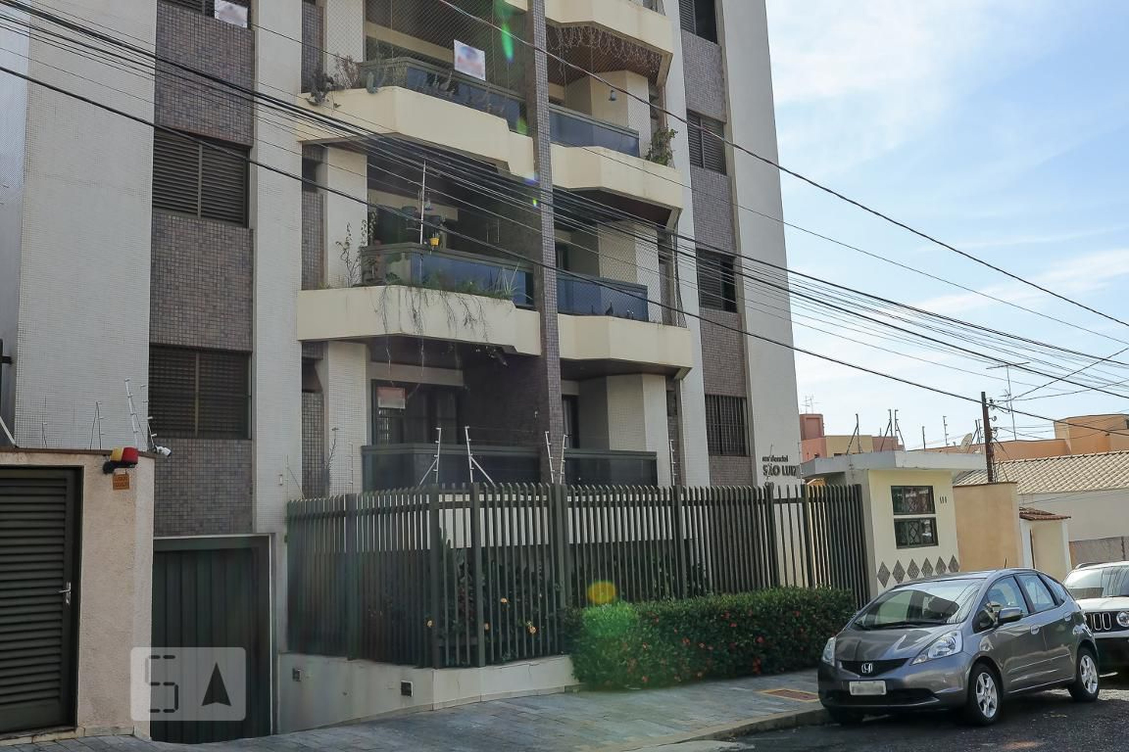 Fachada Condomínio em Rua Fiorígio Casilo, 100