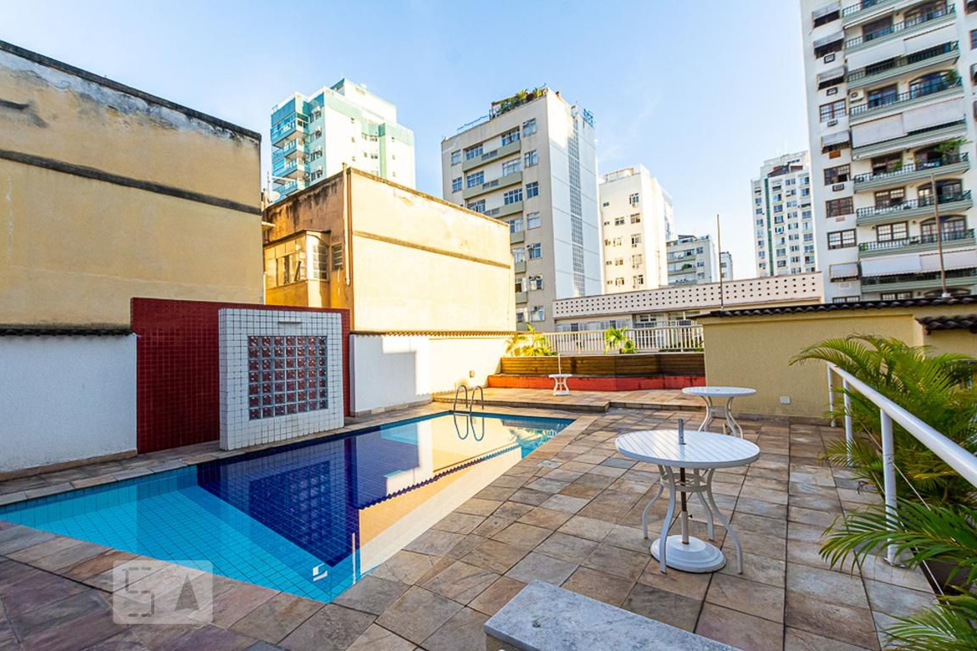 Piscina - Edifício Via Bella