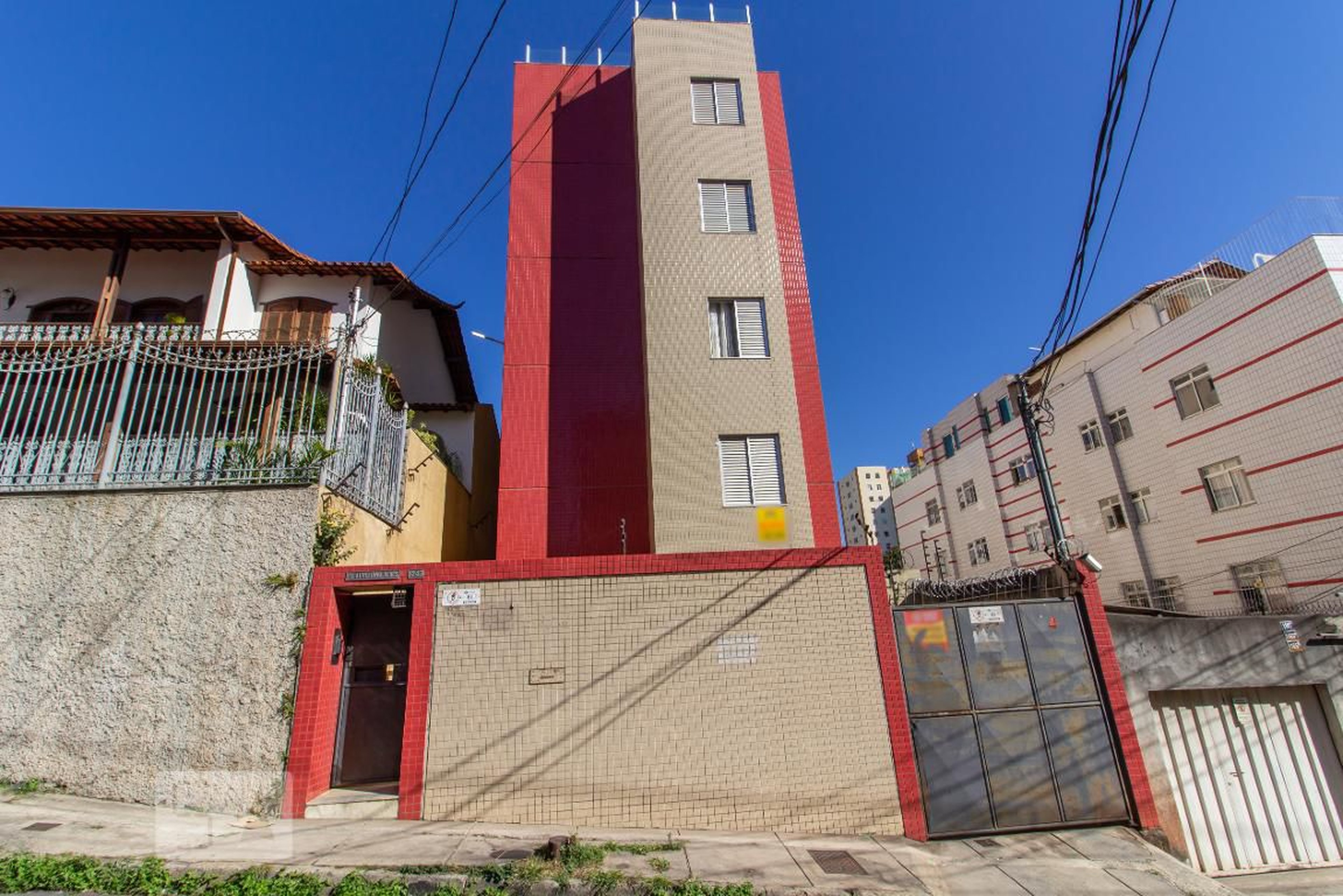 Fachada Condomínio em Rua São Lázaro, 1247