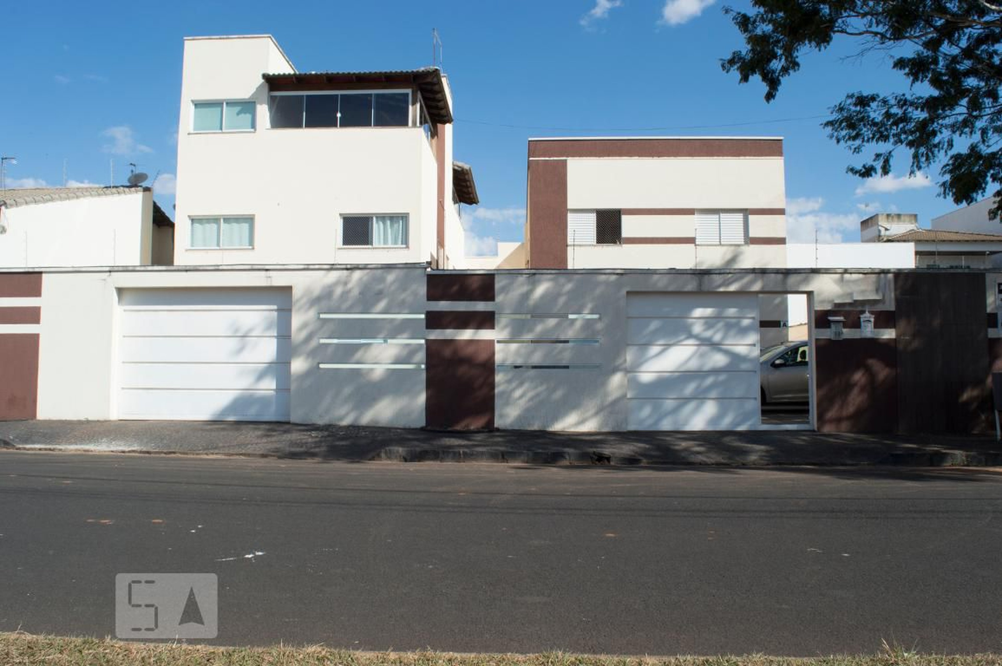 Fachada Condomínio em Rua Maria José Durães, 314