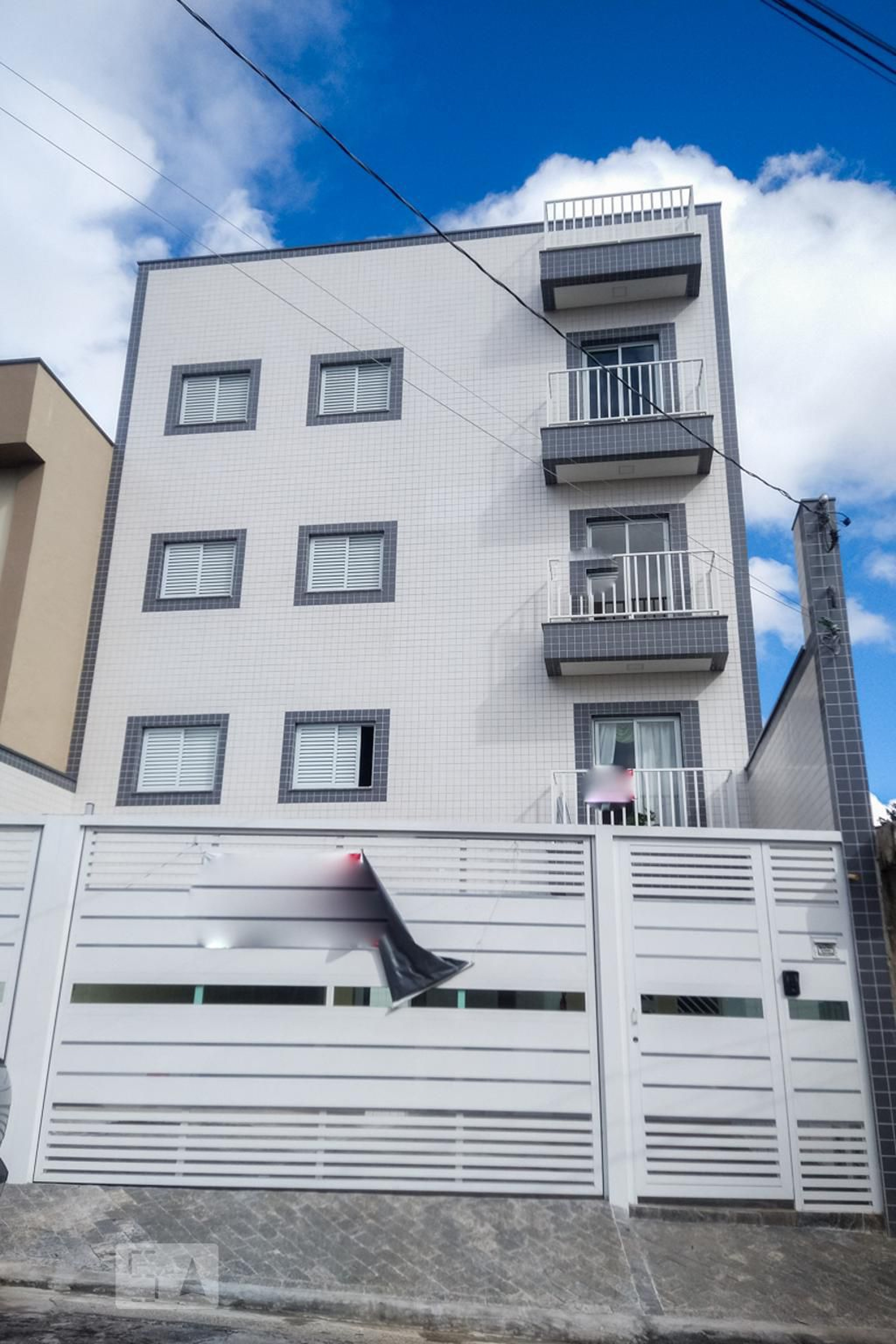 Fachada Condomínio em Rua do Corredor, 99