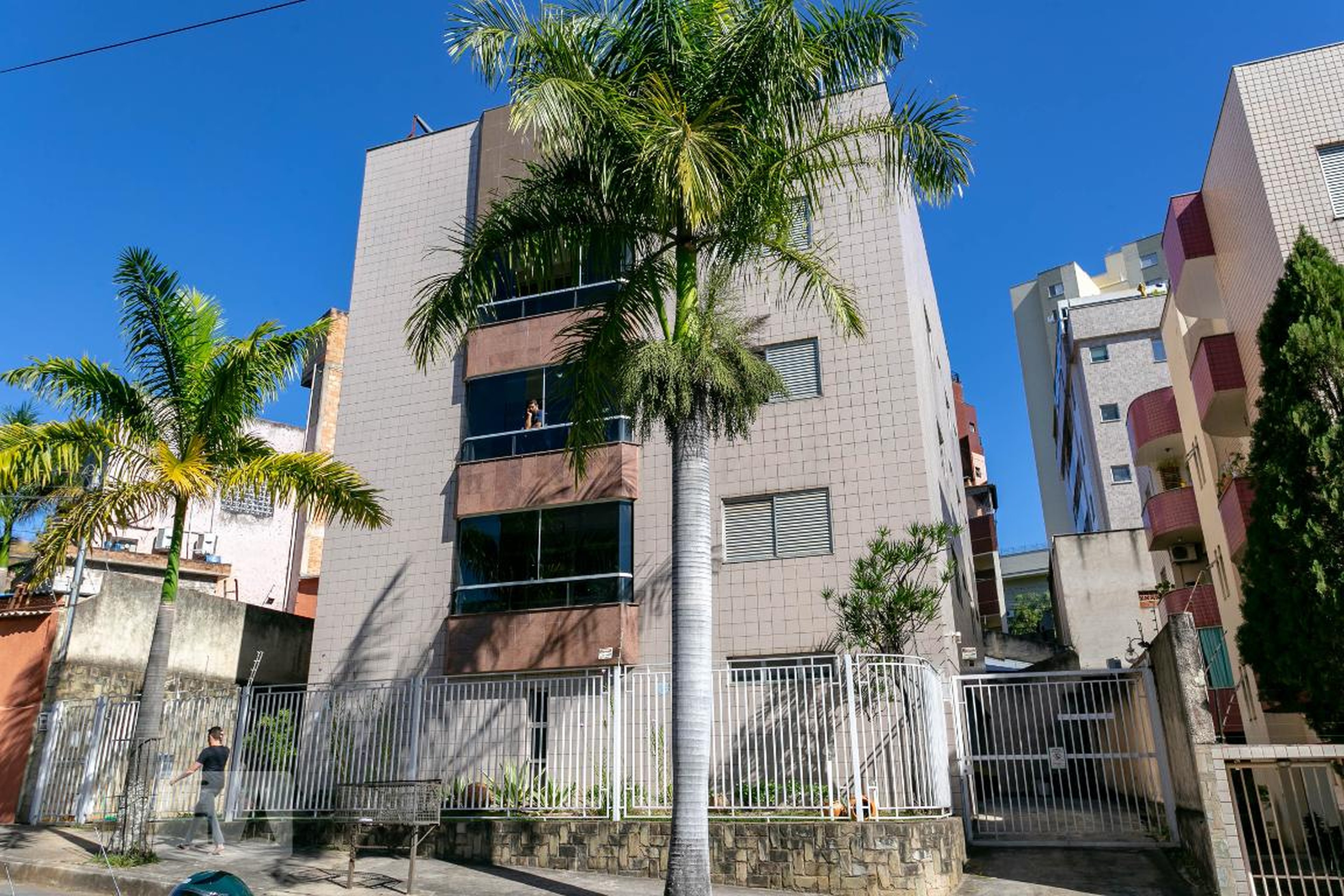 Fachada Condomínio em Rua Elson Nunes de Souza, 41
