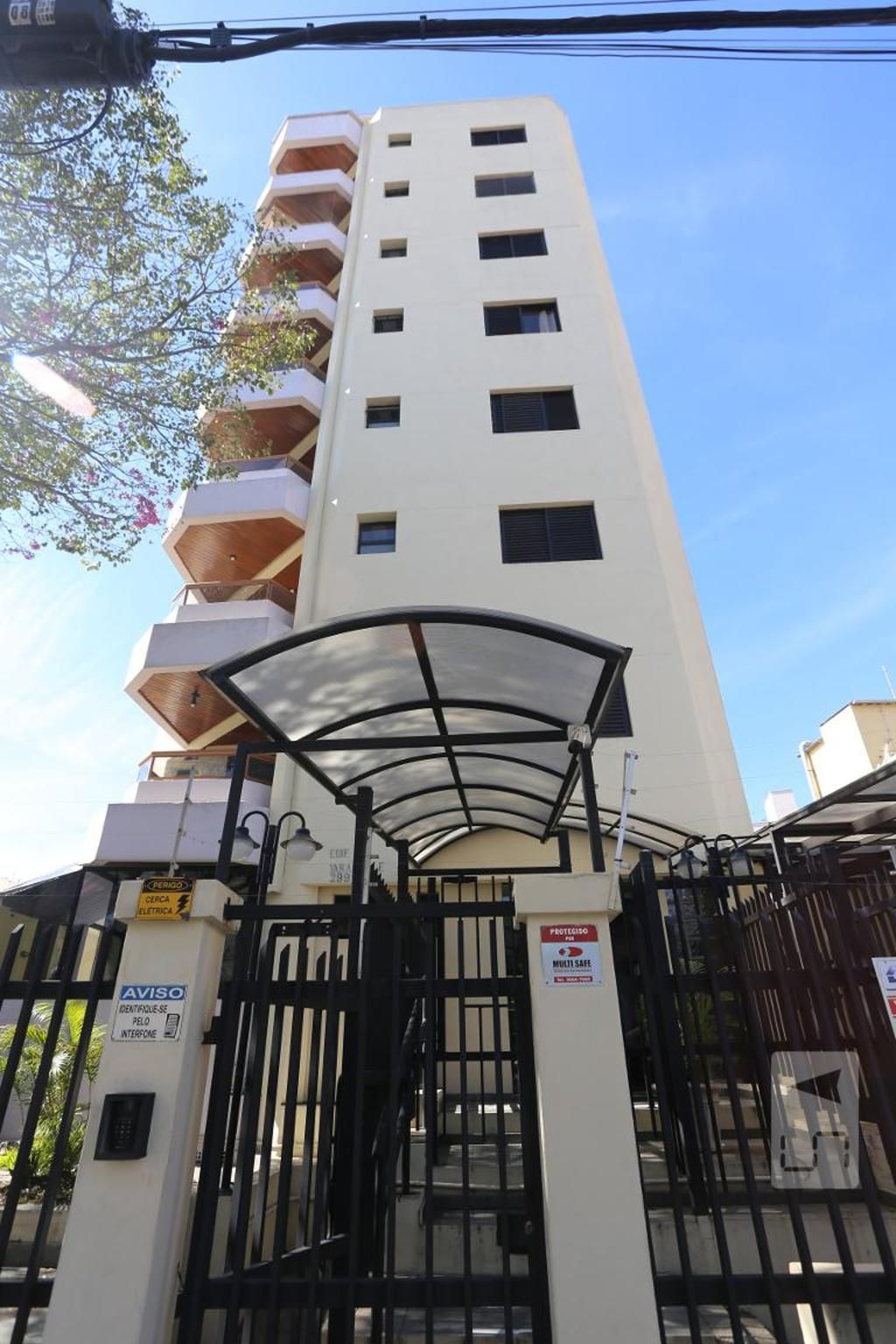 Fachada do Prédio Condomínio em Rua Benedito Américo de Oliveira, 299