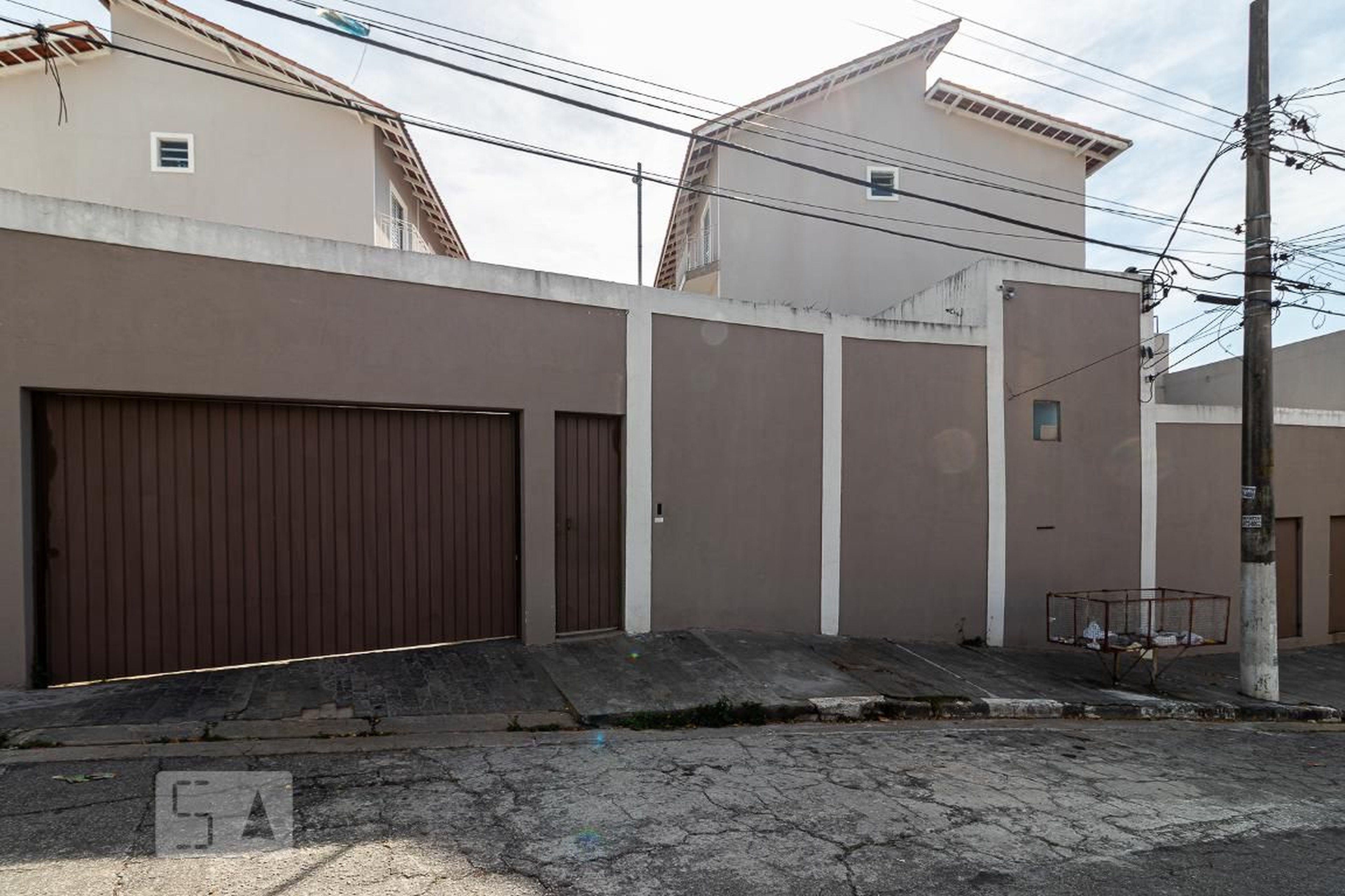 Fachada do Condomínio Condomínio La Placa