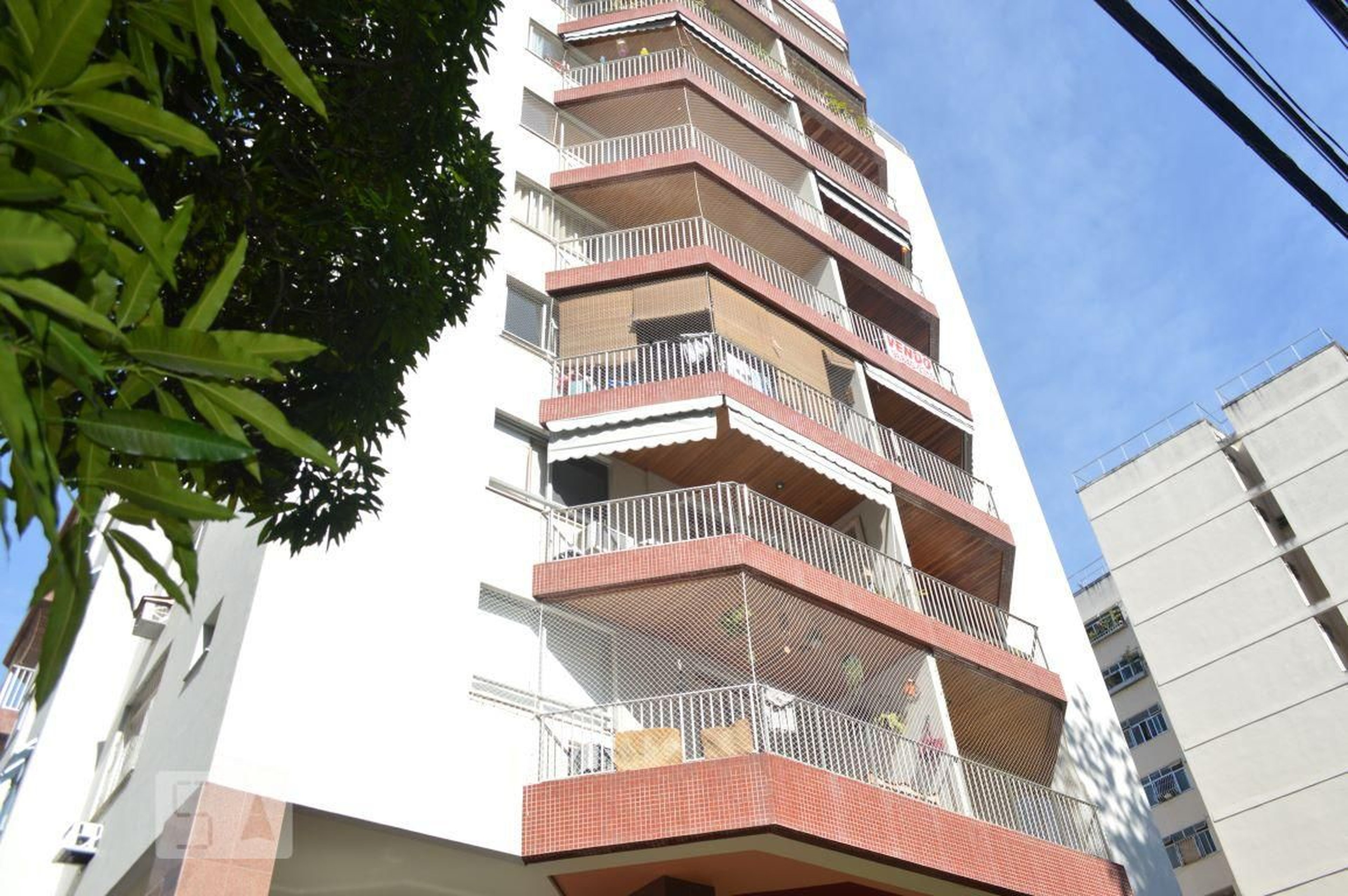 Fachada Condomínio em Rua Presidente Domiciano, 52