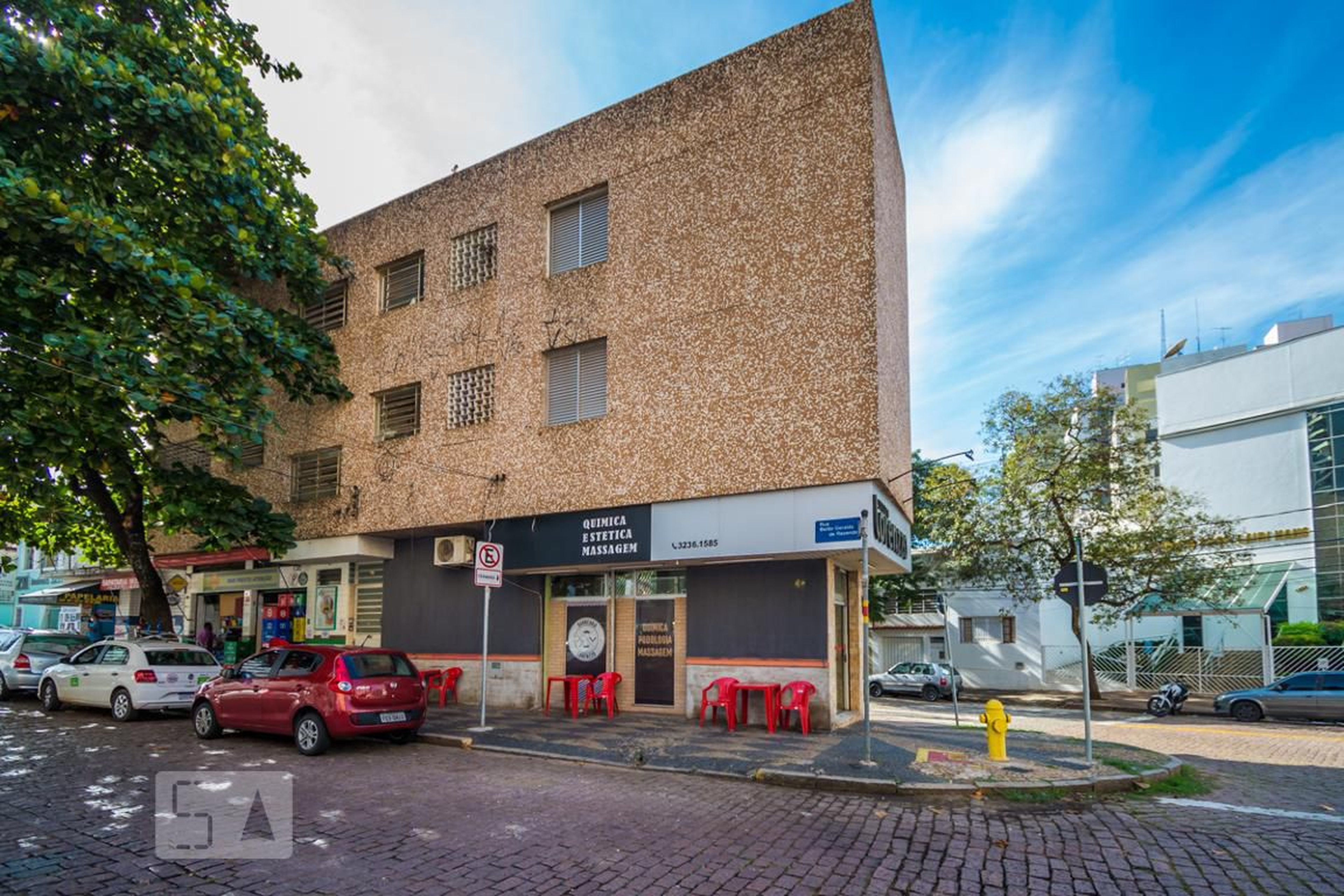 Fachada Condomínio em Rua Barão Geraldo de Resende, 50