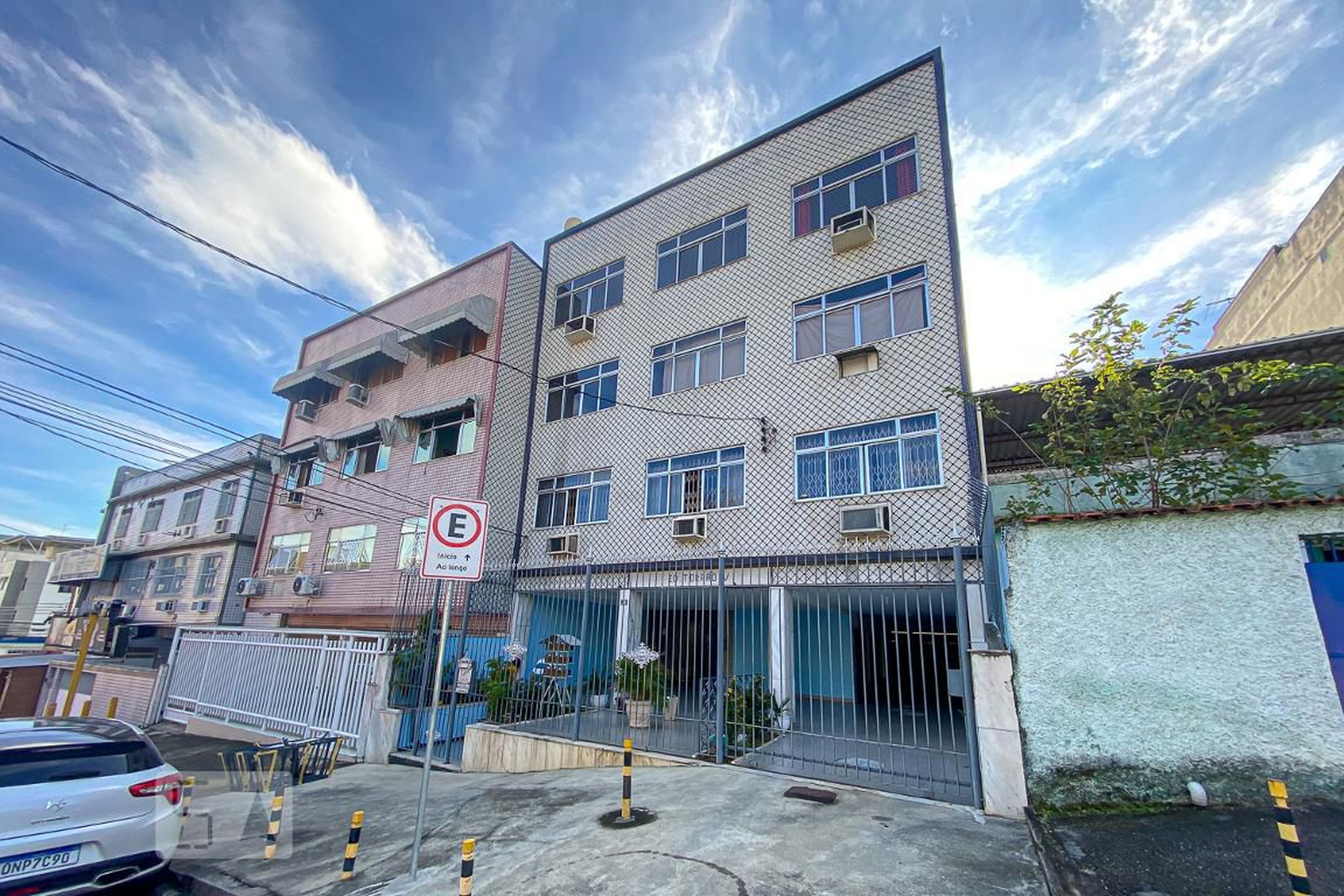 Fachada Condomínio em Rua Engenheiro Oscar Weinschenk, 30