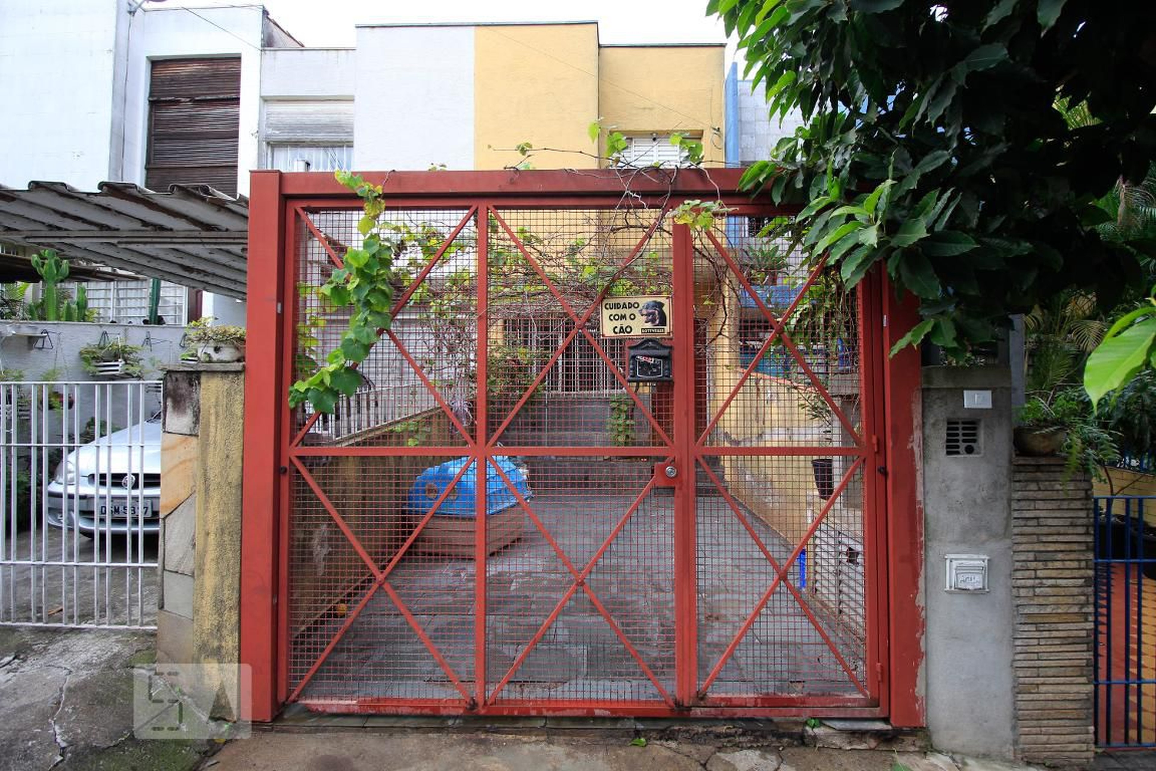 Fachada Condomínio em Rua Flôr de Tília, 75