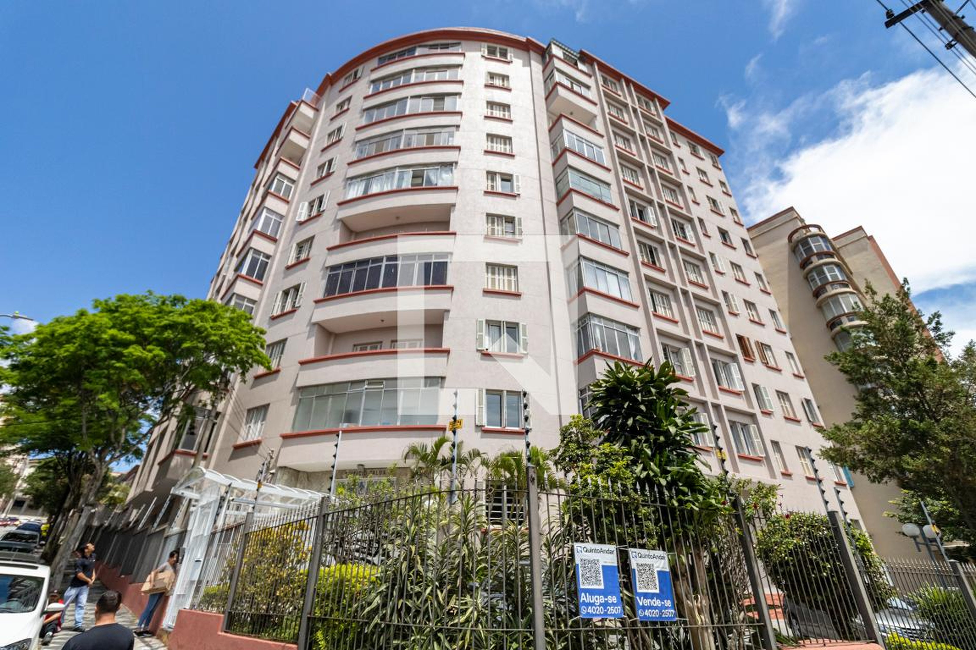 Fachada do Prédio Edifício Calux