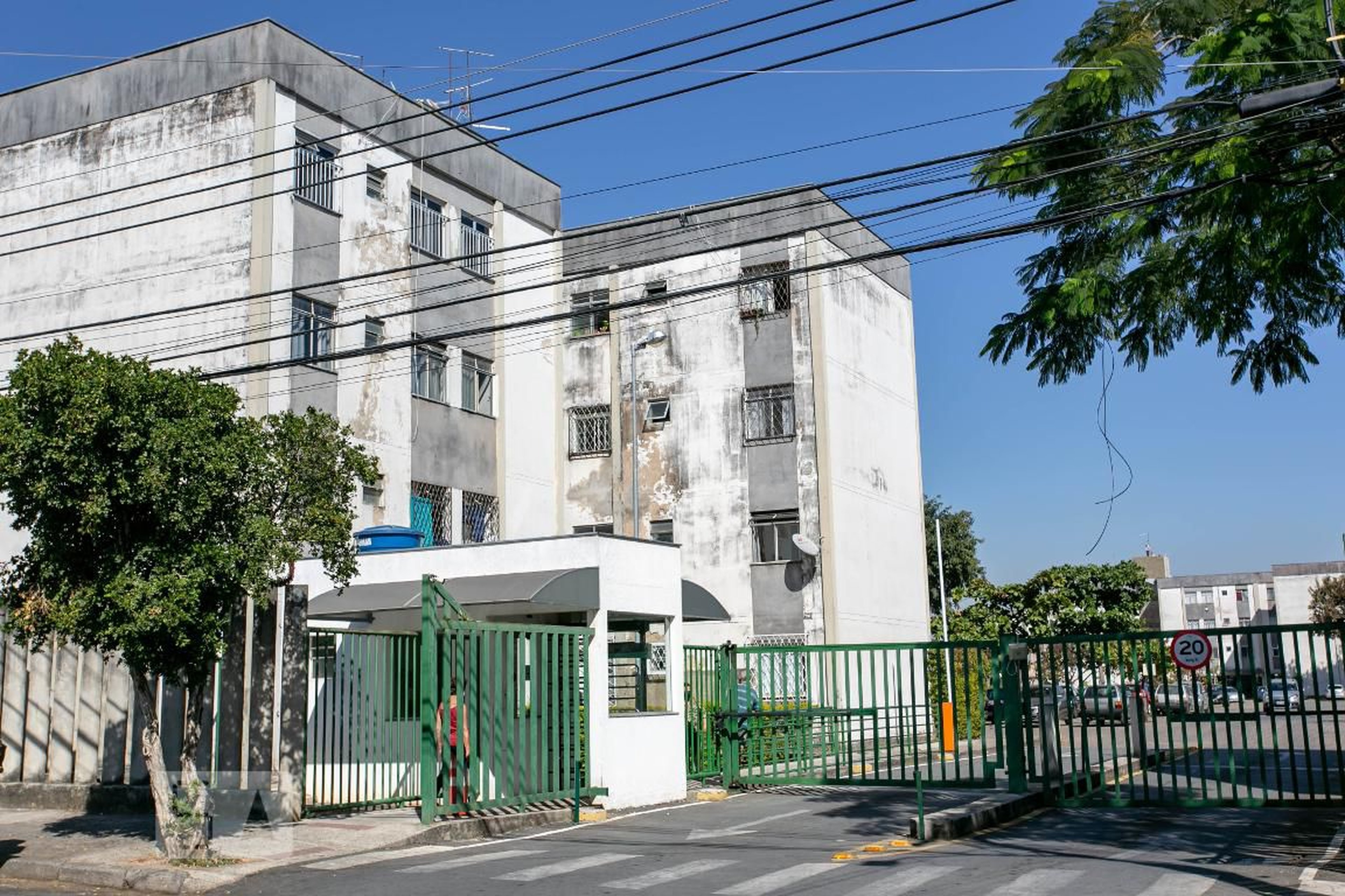Fachada Condomínio em Rua Bom Jesus da Penha, 387