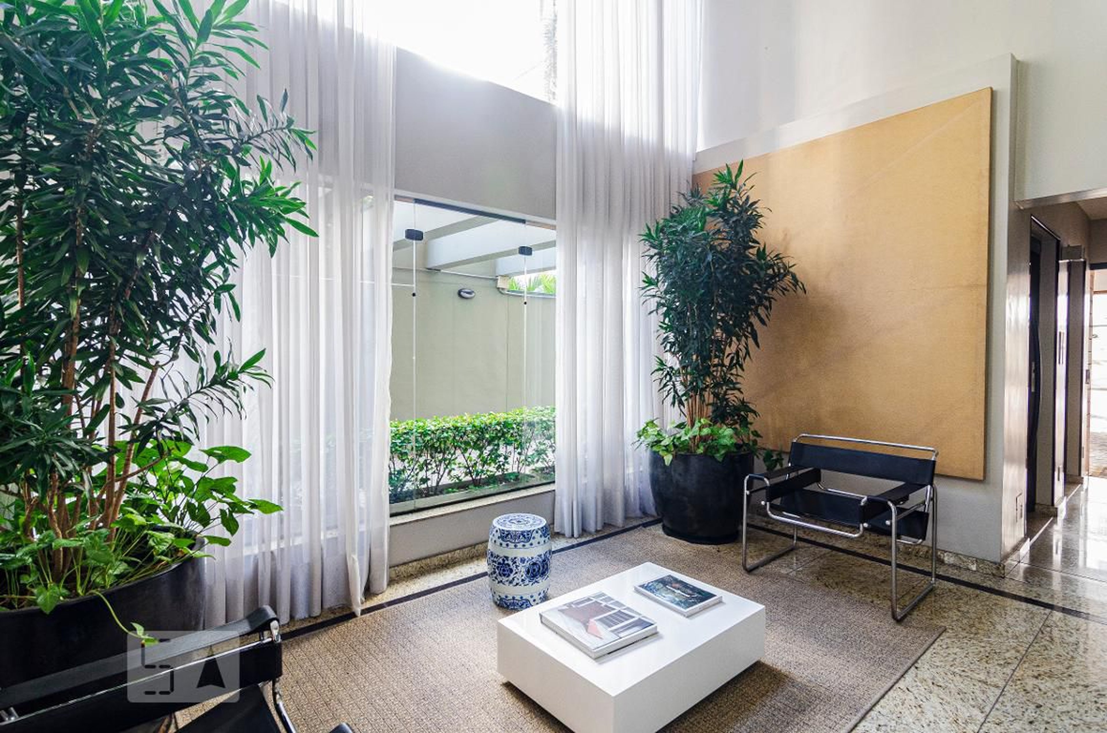 Hall de entrada - Edifício Something Special