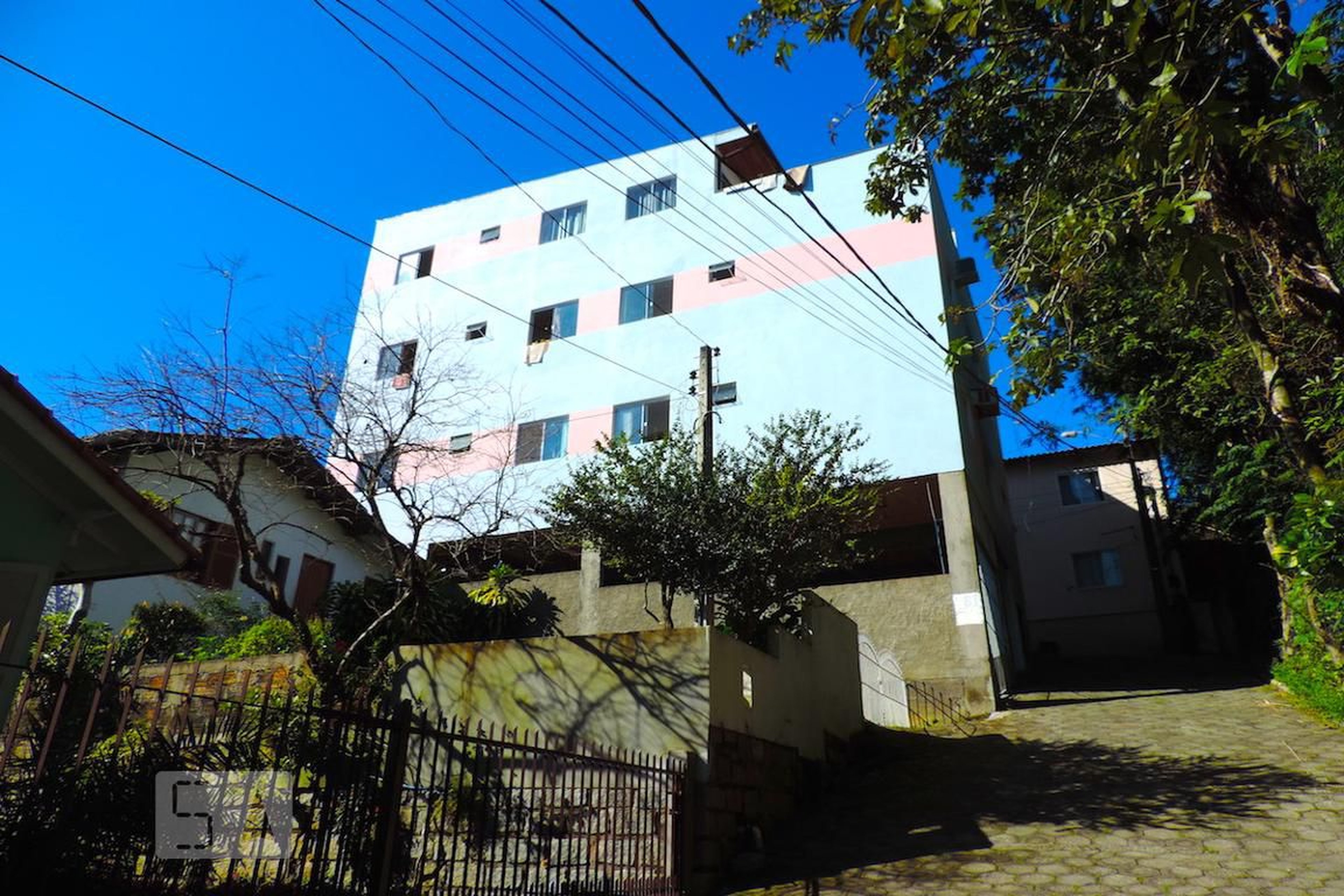 Fachada Condomínio em Rua Deputado Antônio Edu Vieira, 268